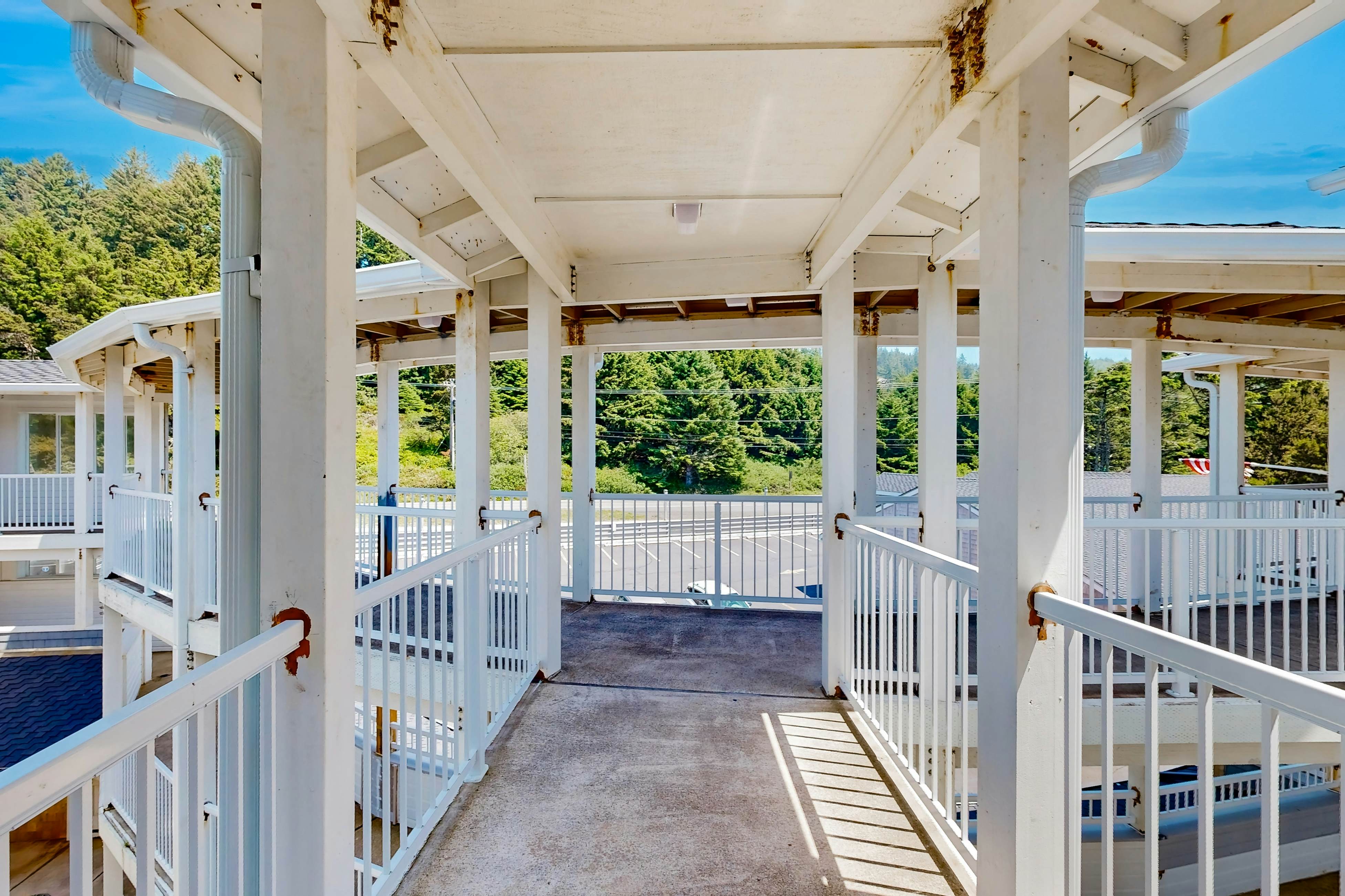 Oceanfront home with picture windows, balcony & elevator  - watch for whales