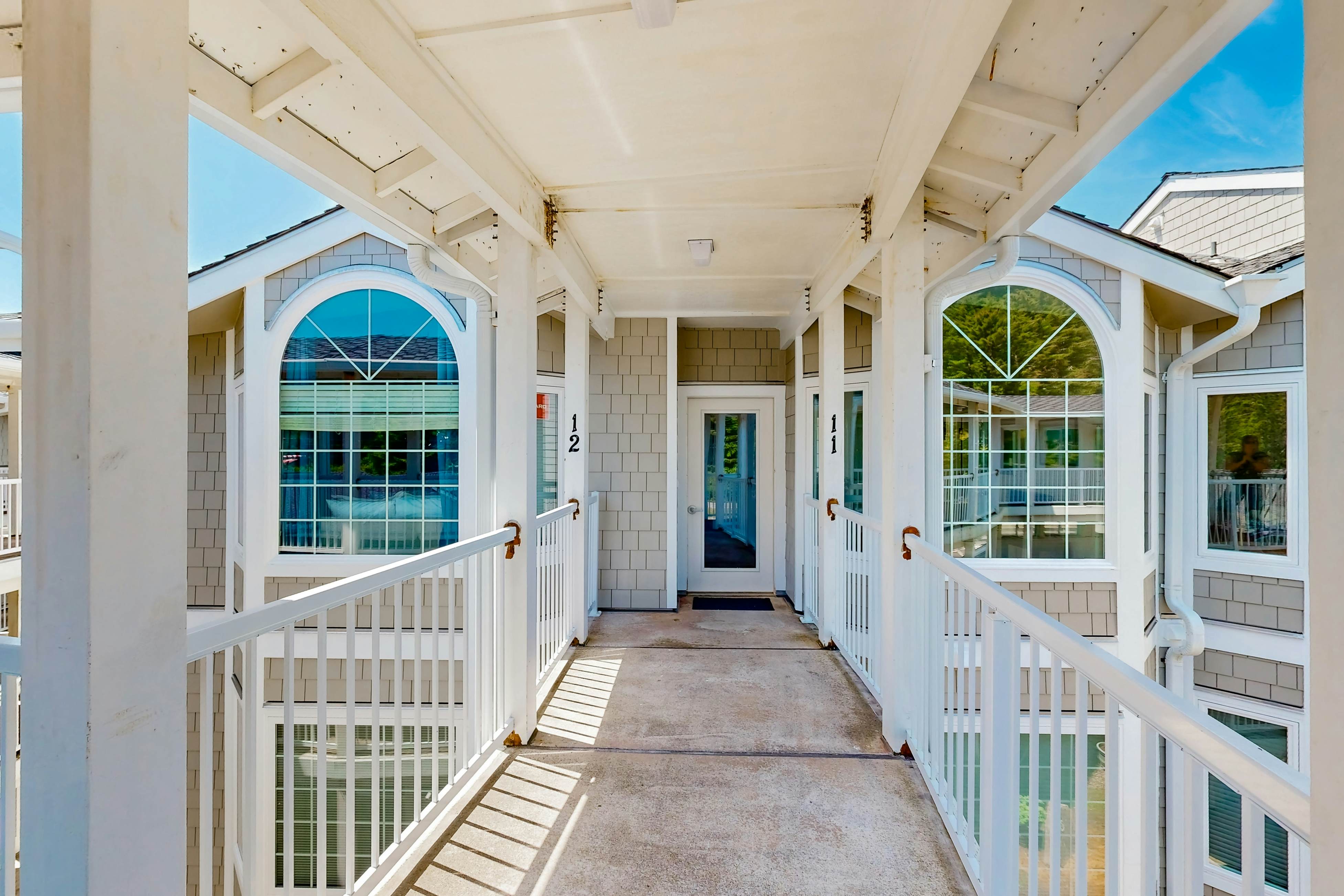 Oceanfront home with picture windows, balcony & elevator  - watch for whales