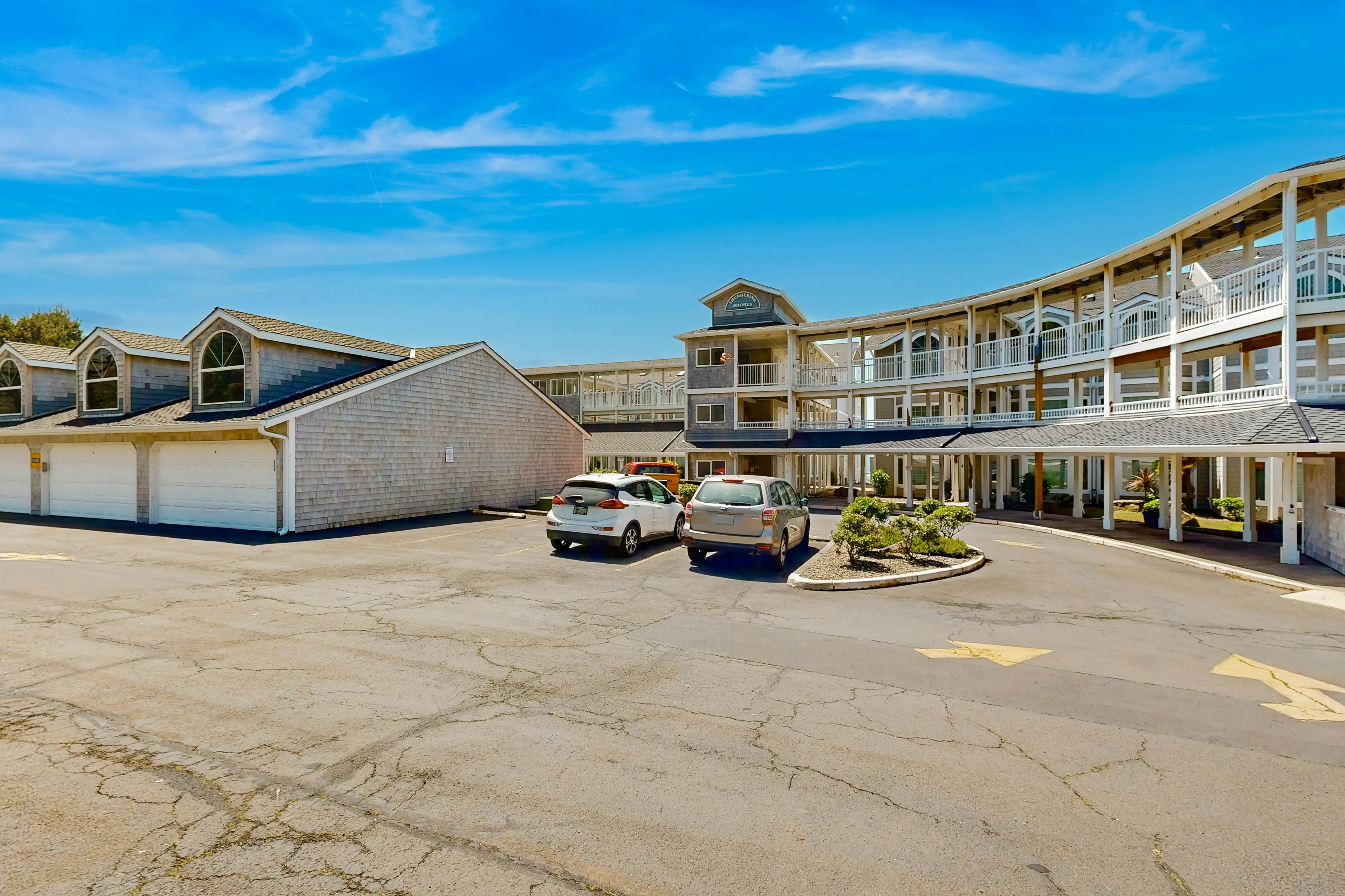 Oceanfront home with picture windows, balcony & elevator  - watch for whales