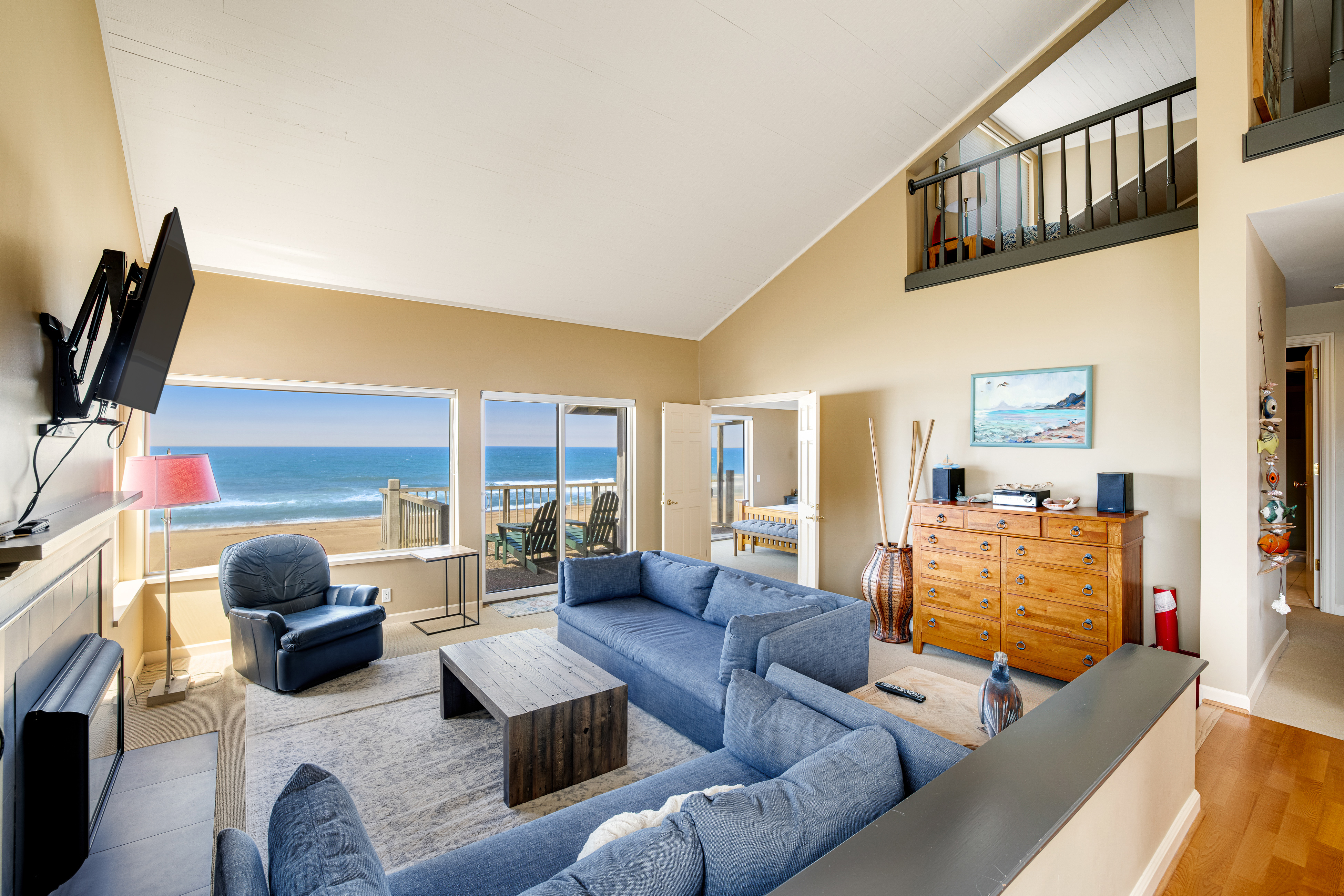 Beachfront Condo with Amazing Ocean View Fireplace Shared Pool and Tennis
