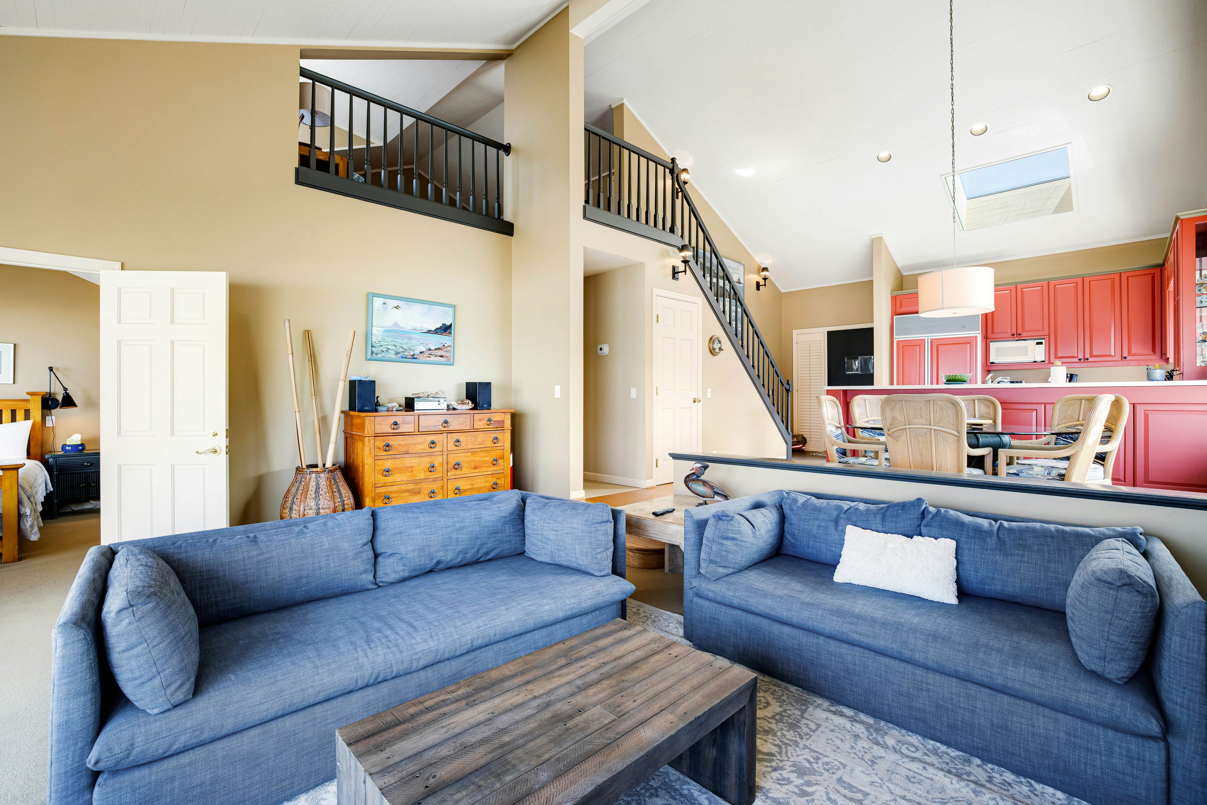 Beachfront Condo w/ Amazing Ocean View, Fireplace, Shared Pool, & Tennis