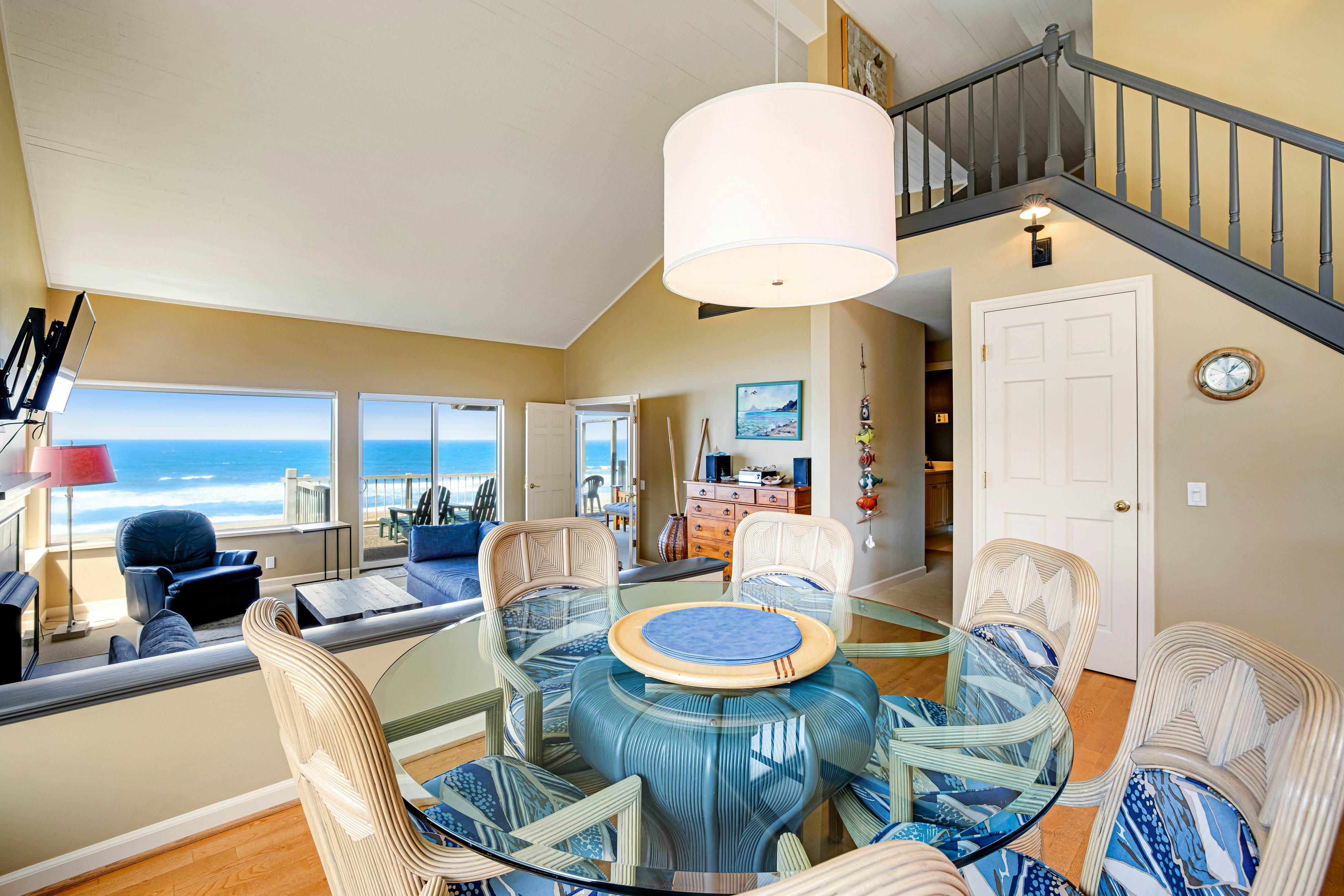 Beachfront Condo w/ Amazing Ocean View, Fireplace, Shared Pool, & Tennis