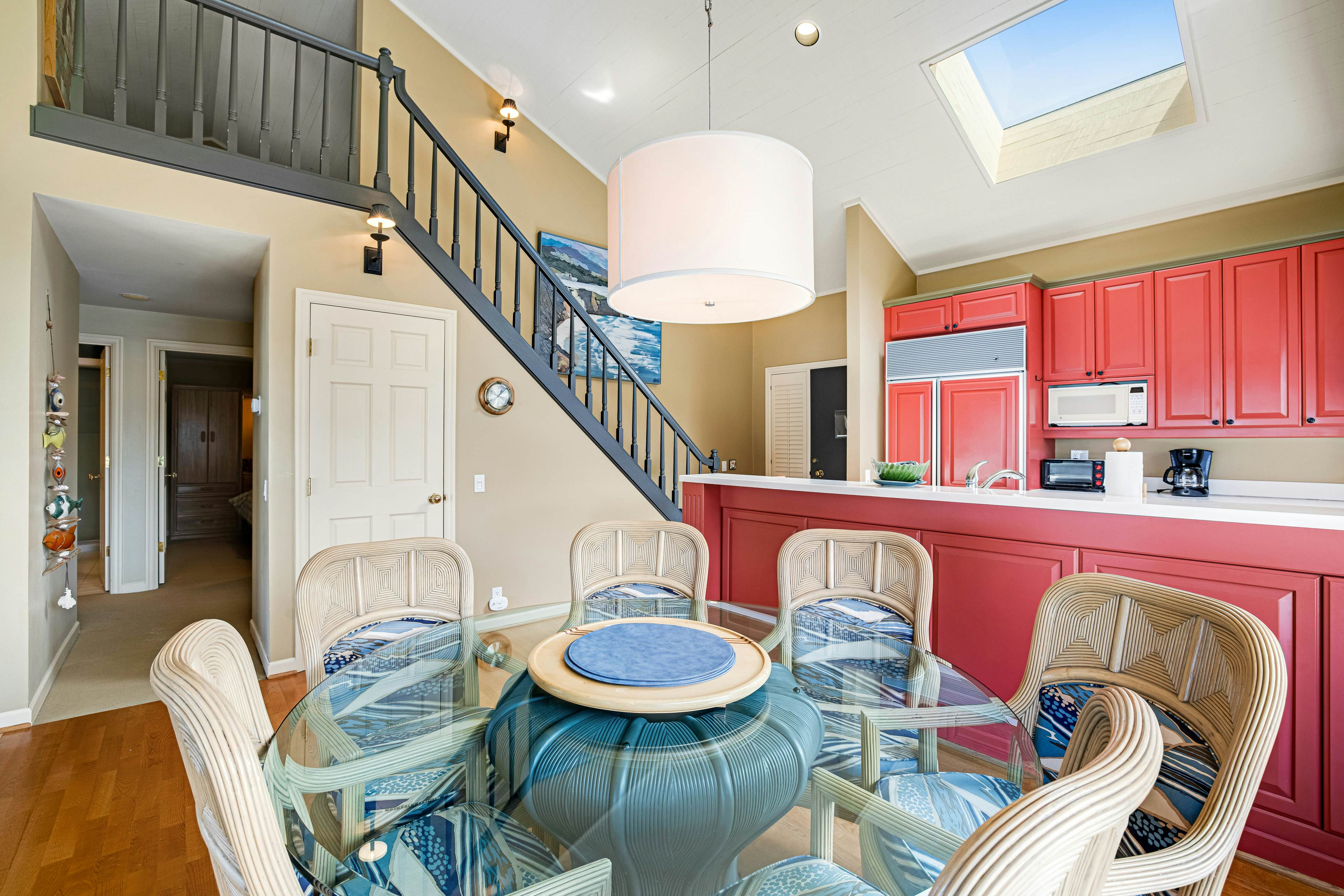 Beachfront Condo w/ Amazing Ocean View, Fireplace, Shared Pool, & Tennis