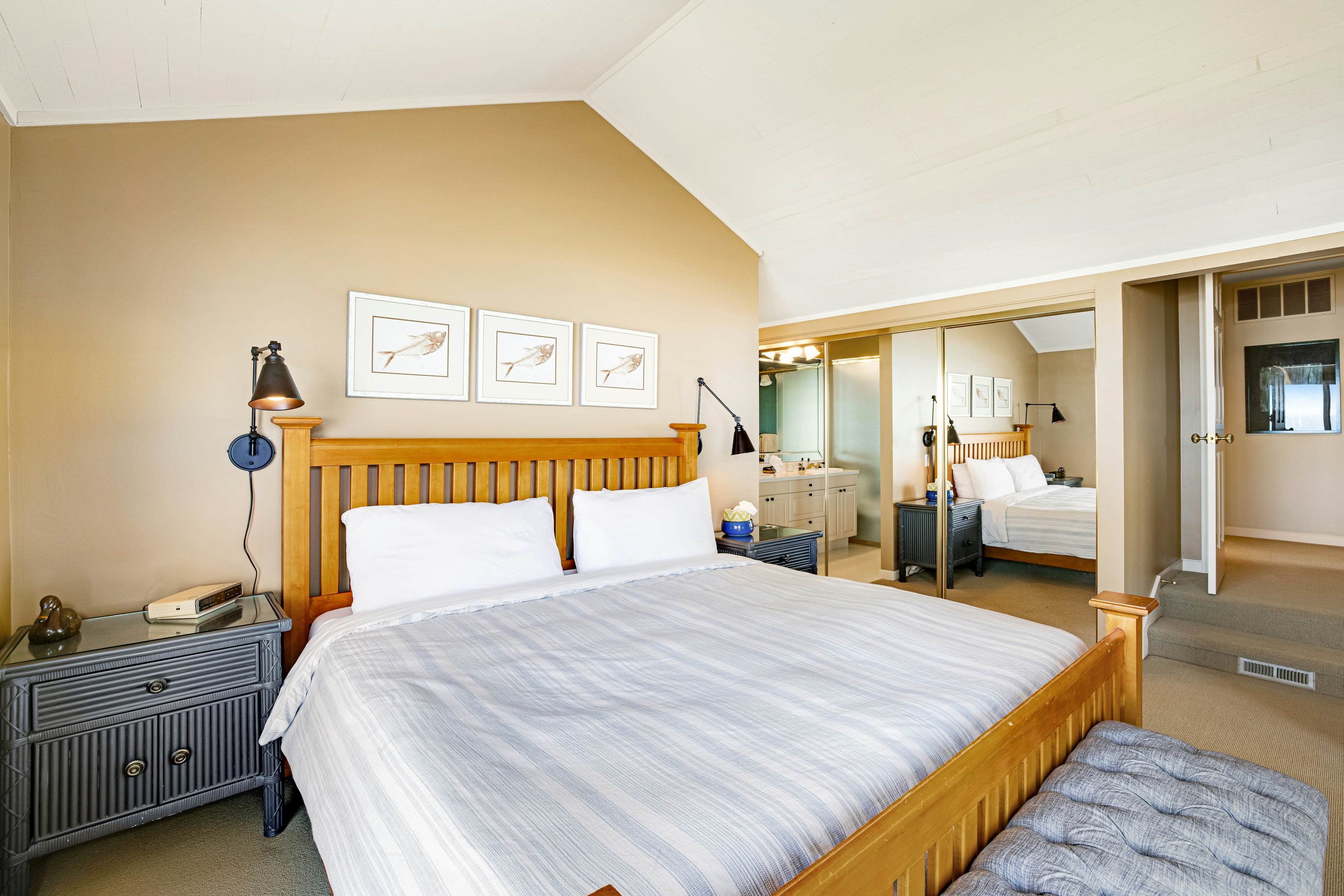 Beachfront Condo w/ Amazing Ocean View, Fireplace, Shared Pool, & Tennis