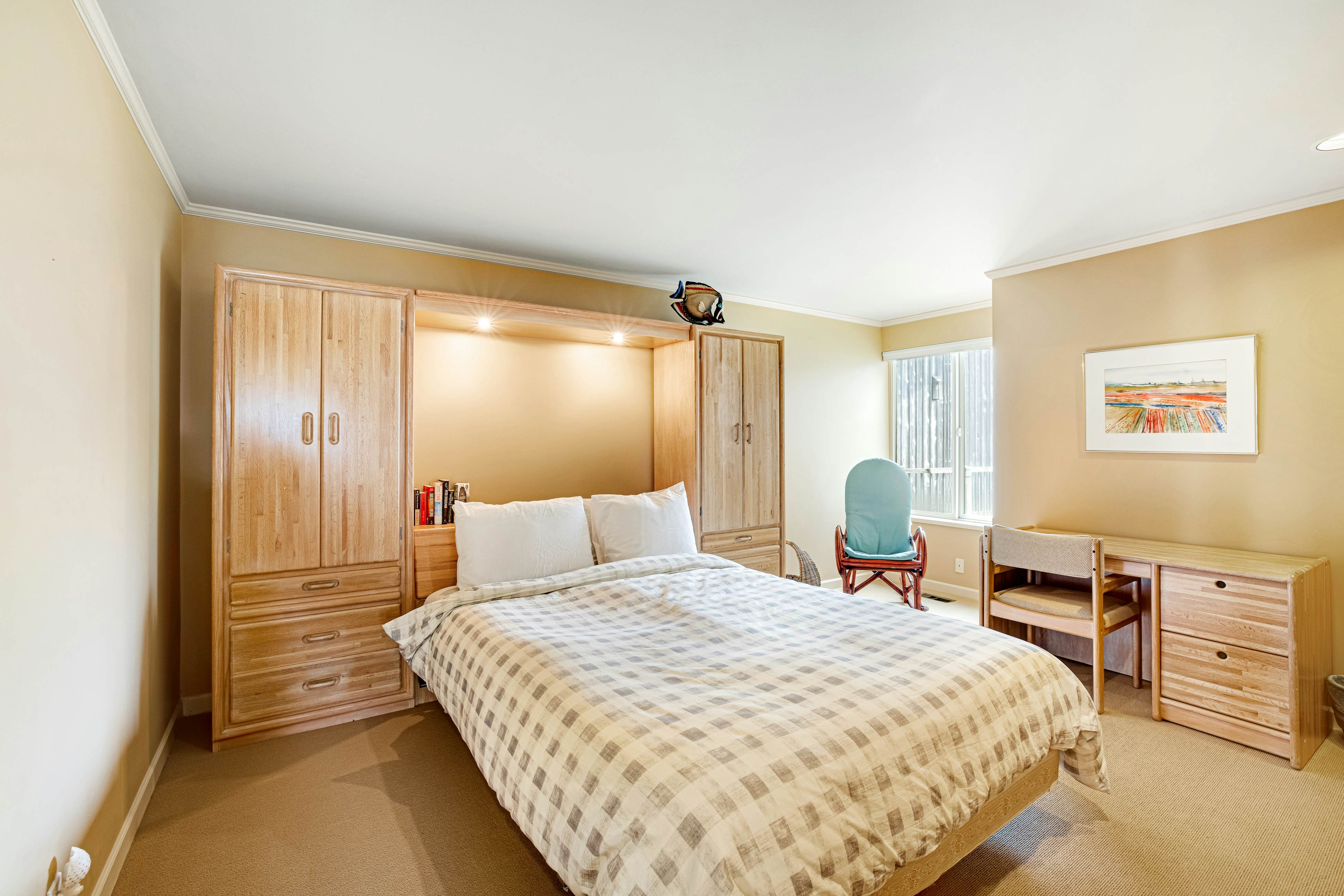 Beachfront Condo w/ Amazing Ocean View, Fireplace, Shared Pool, & Tennis