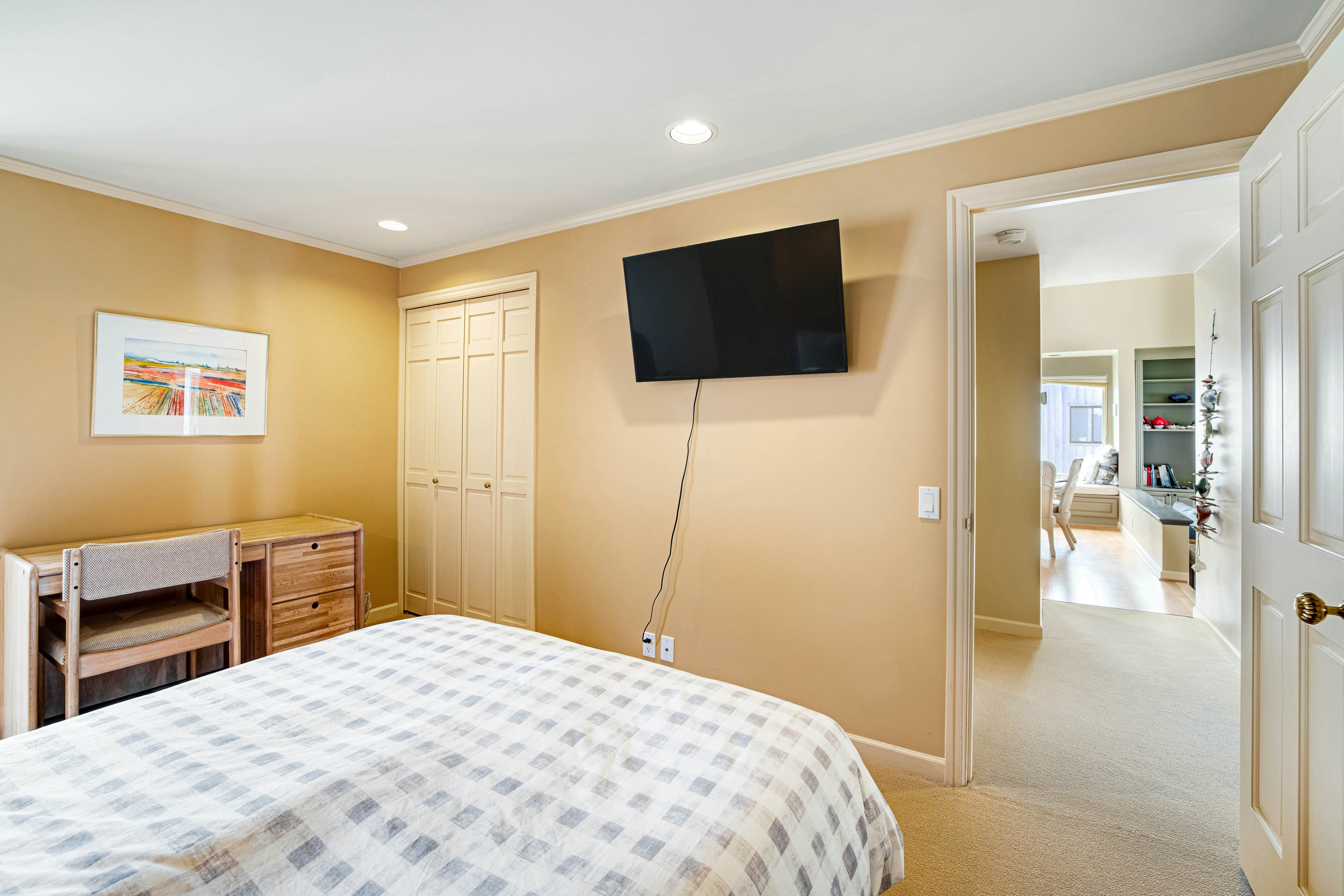 Beachfront Condo w/ Amazing Ocean View, Fireplace, Shared Pool, & Tennis