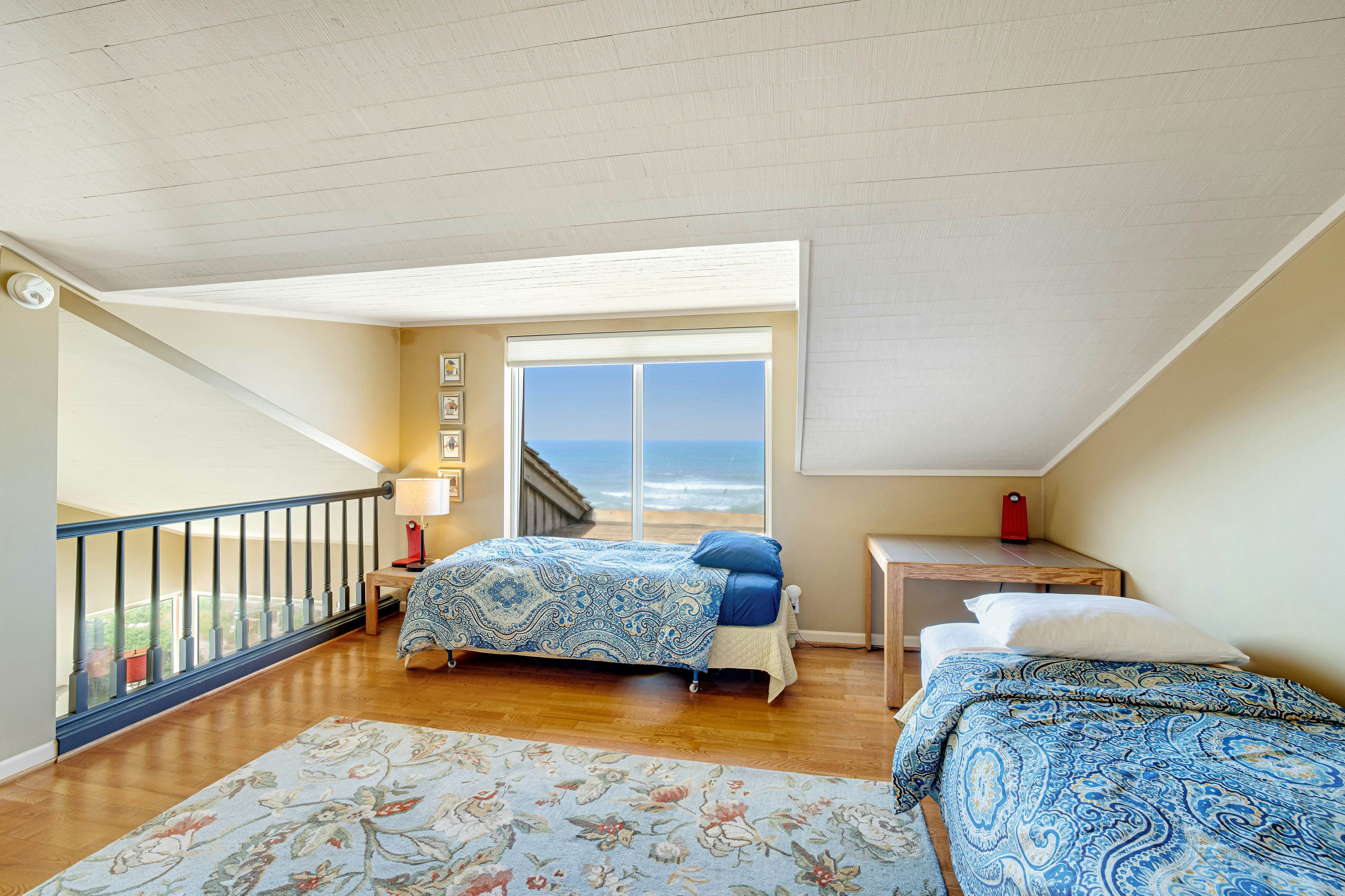 Beachfront Condo w/ Amazing Ocean View, Fireplace, Shared Pool, & Tennis