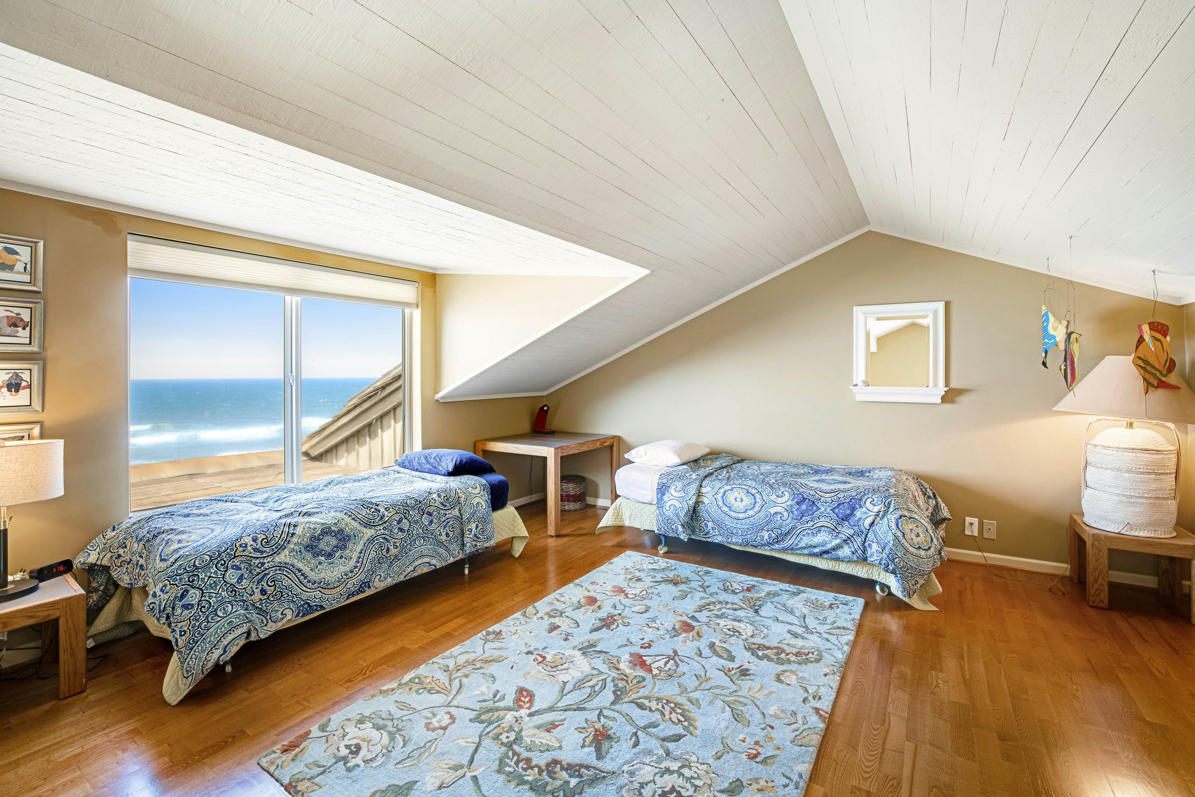 Beachfront Condo w/ Amazing Ocean View, Fireplace, Shared Pool, & Tennis