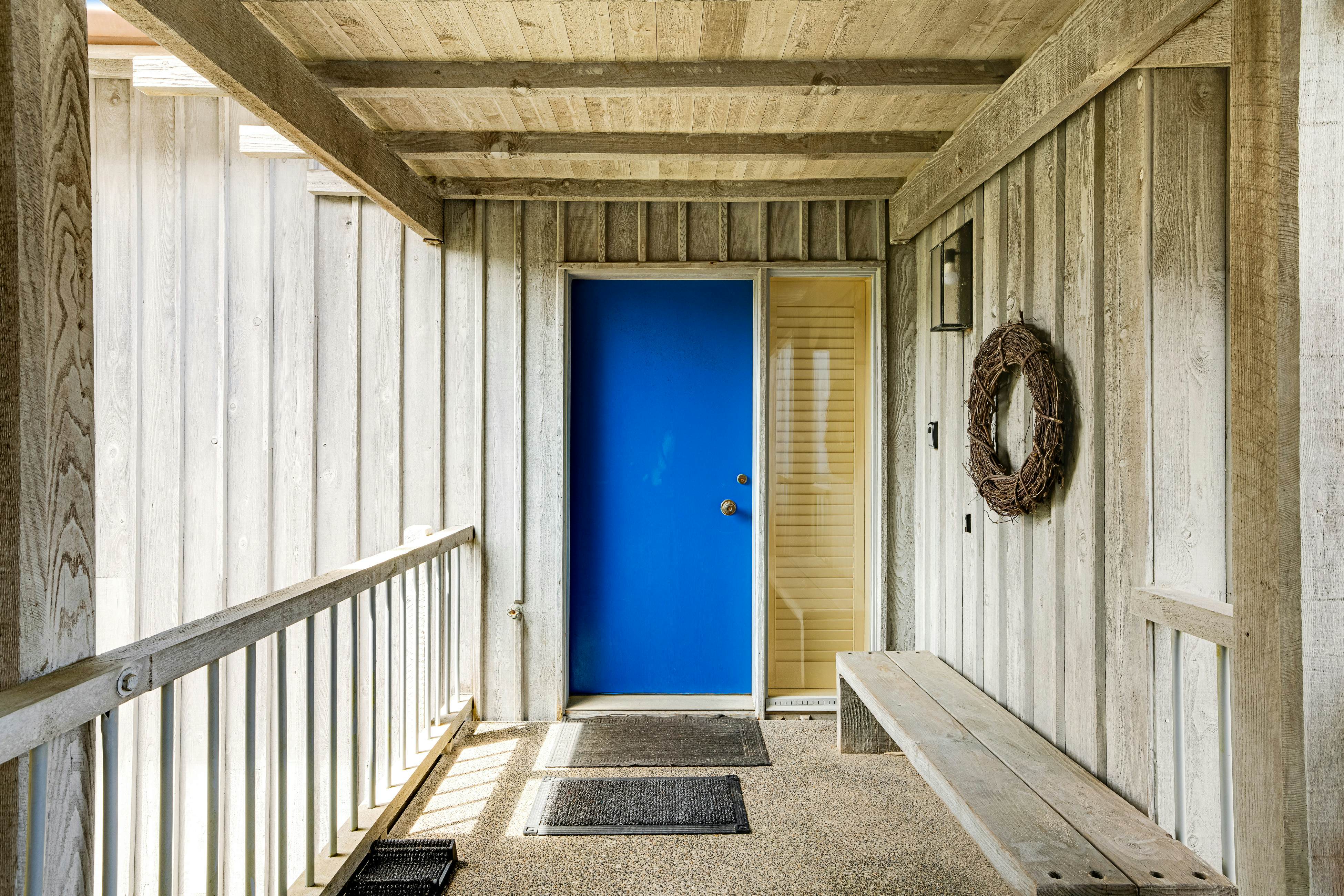 Beachfront Condo w/ Amazing Ocean View, Fireplace, Shared Pool, & Tennis