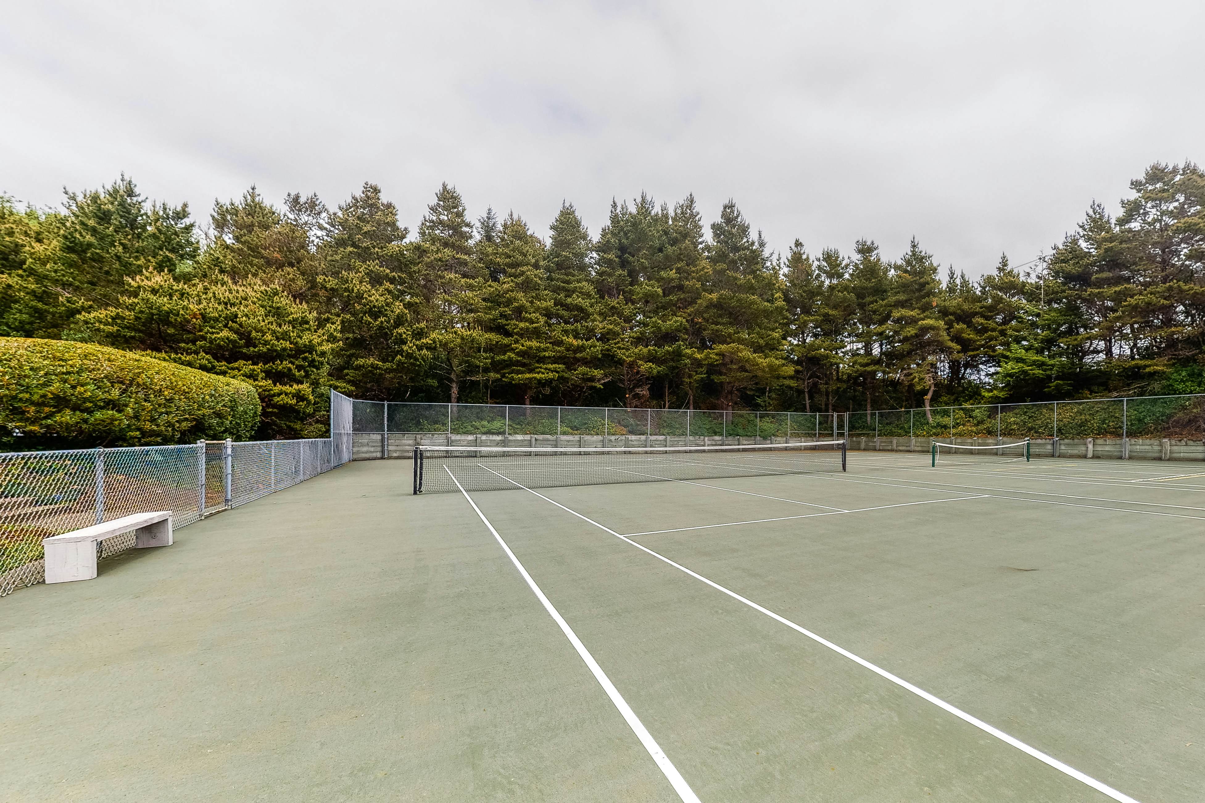 Beachfront Condo w/ Amazing Ocean View, Fireplace, Shared Pool, & Tennis