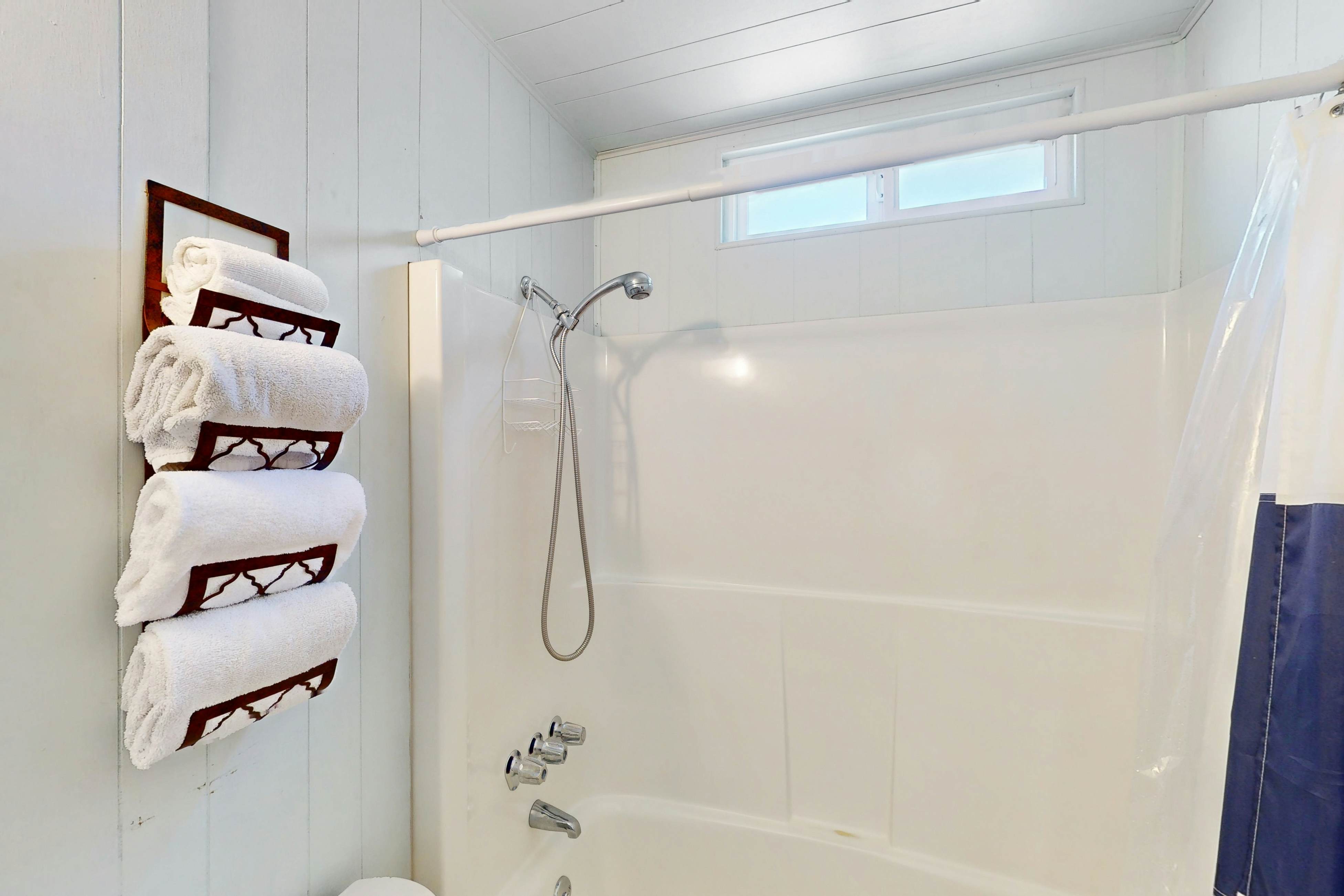 Dog-friendly home with great decks & stunning ocean views