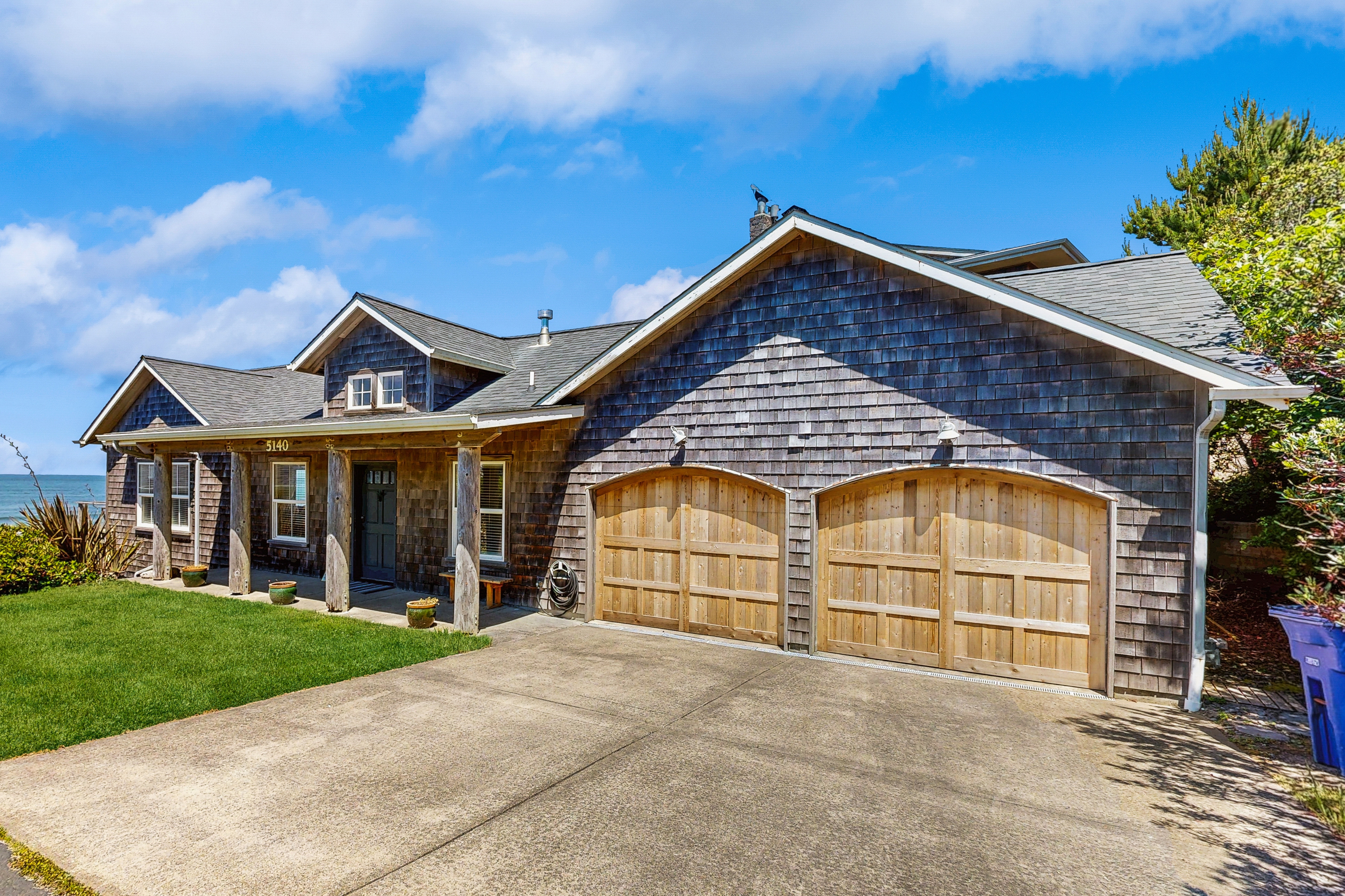 Bella Beach home with ocean view gas fireplace beach access and private hot tub
