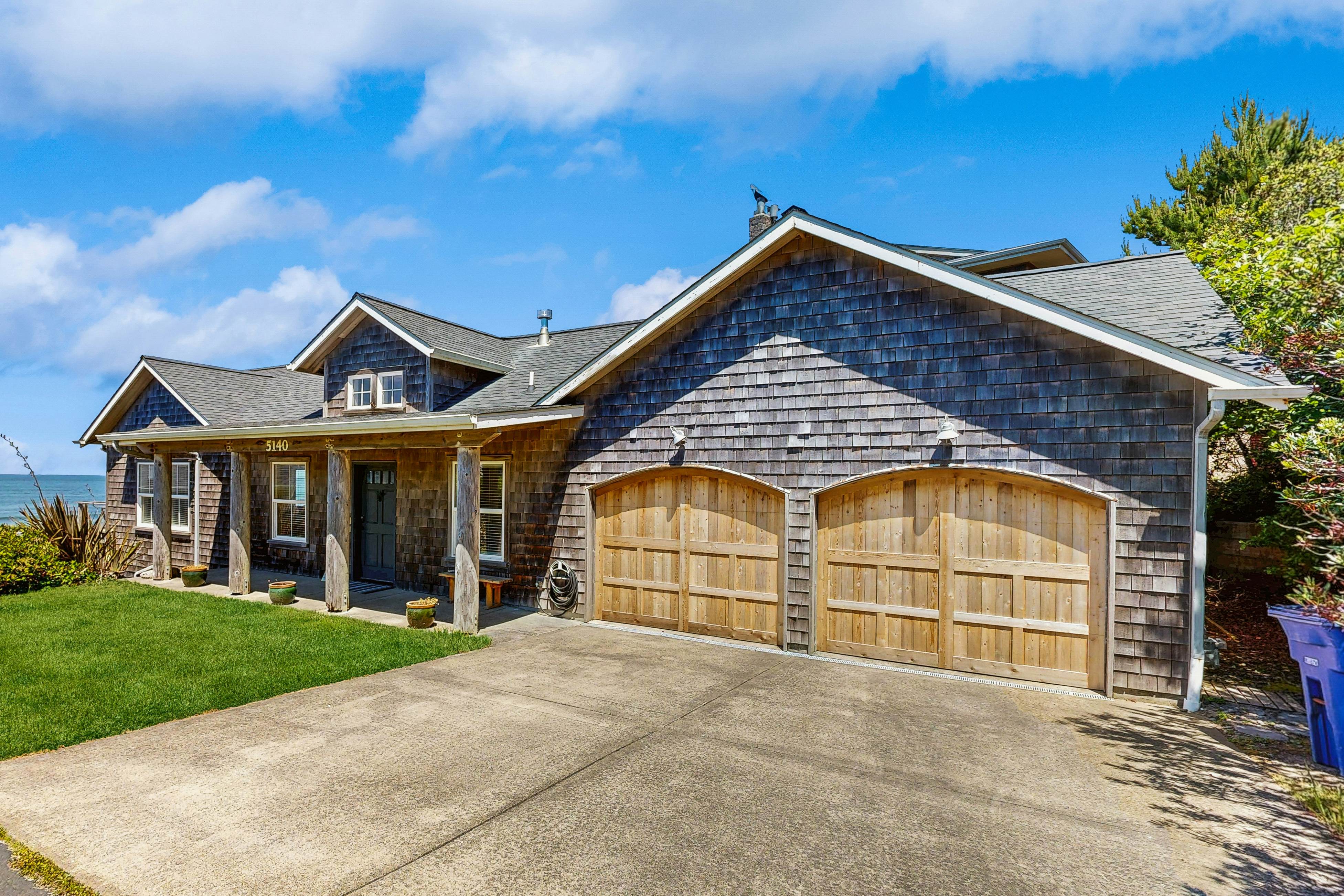 Bella Beach home with ocean view,  gas fireplace, beach access & private hot tub