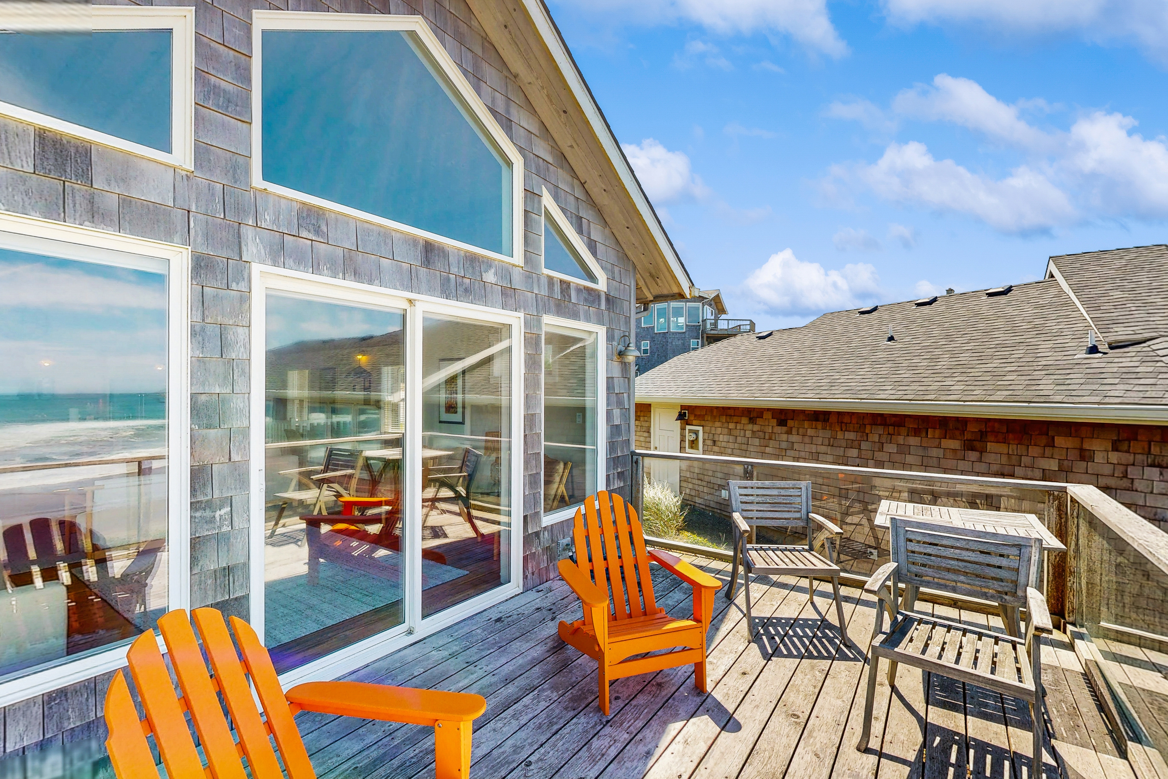 Bella Beach home with ocean view gas fireplace beach access and private hot tub