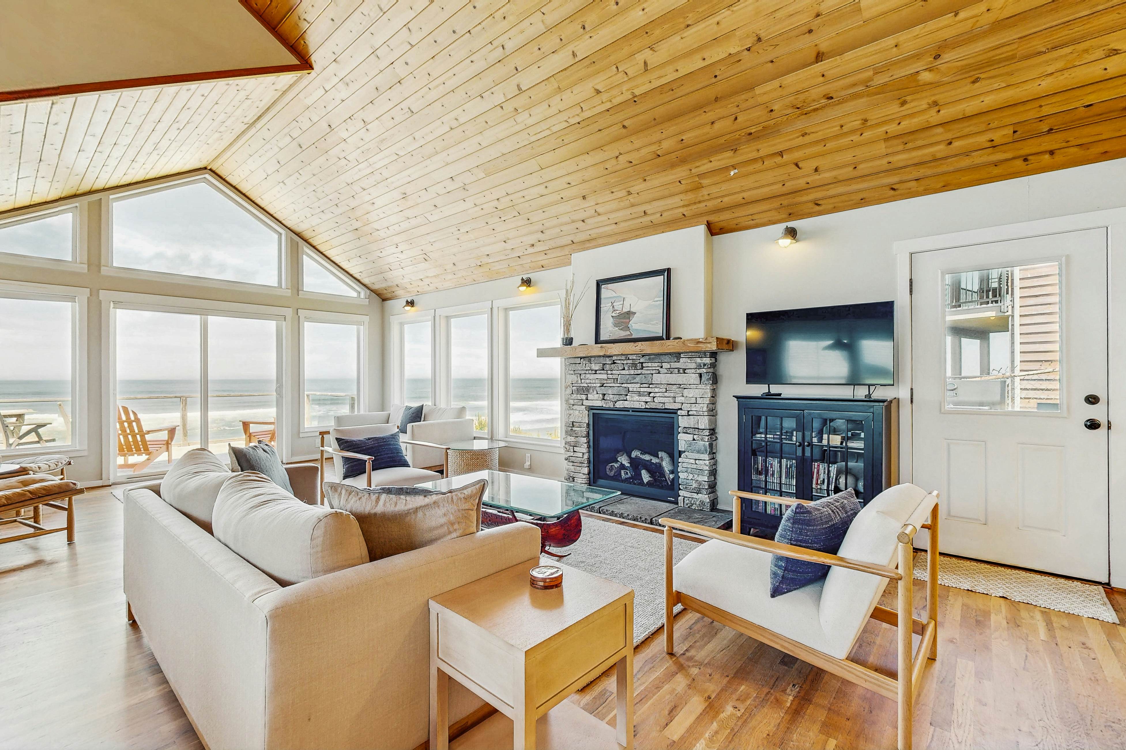 Bella Beach home with ocean view,  gas fireplace, beach access & private hot tub