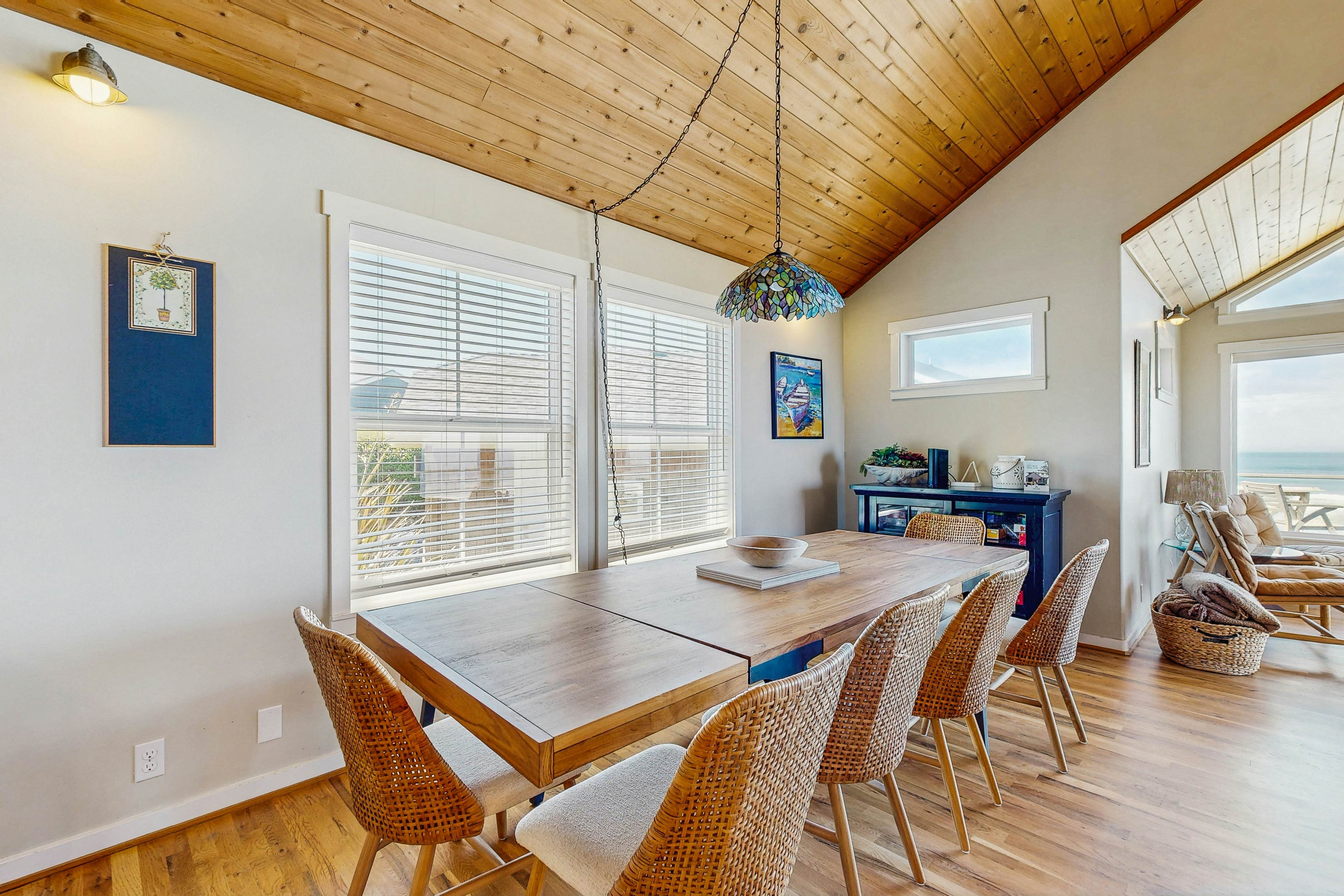 Bella Beach home with ocean view,  gas fireplace, beach access & private hot tub