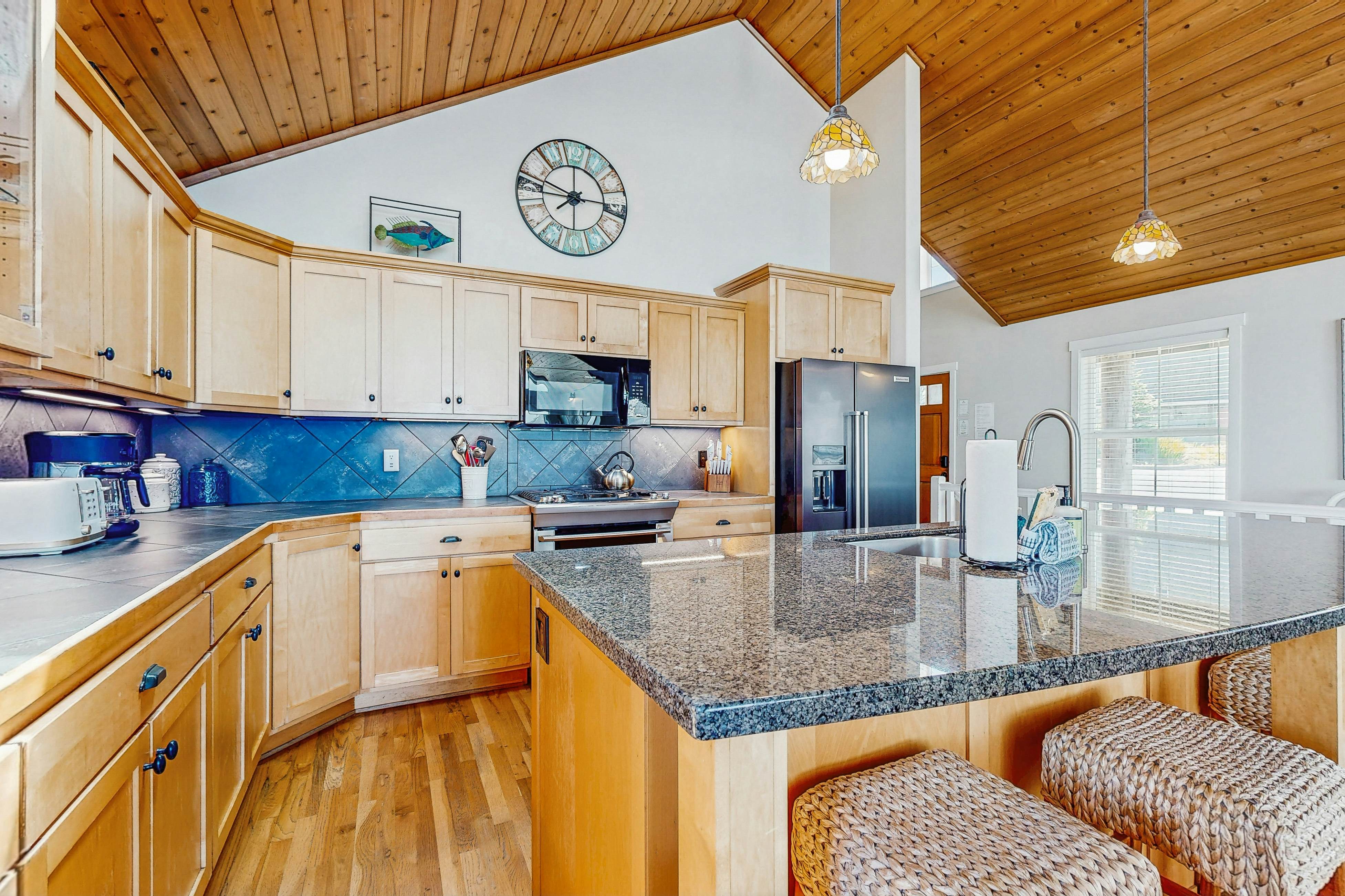 Bella Beach home with ocean view,  gas fireplace, beach access & private hot tub