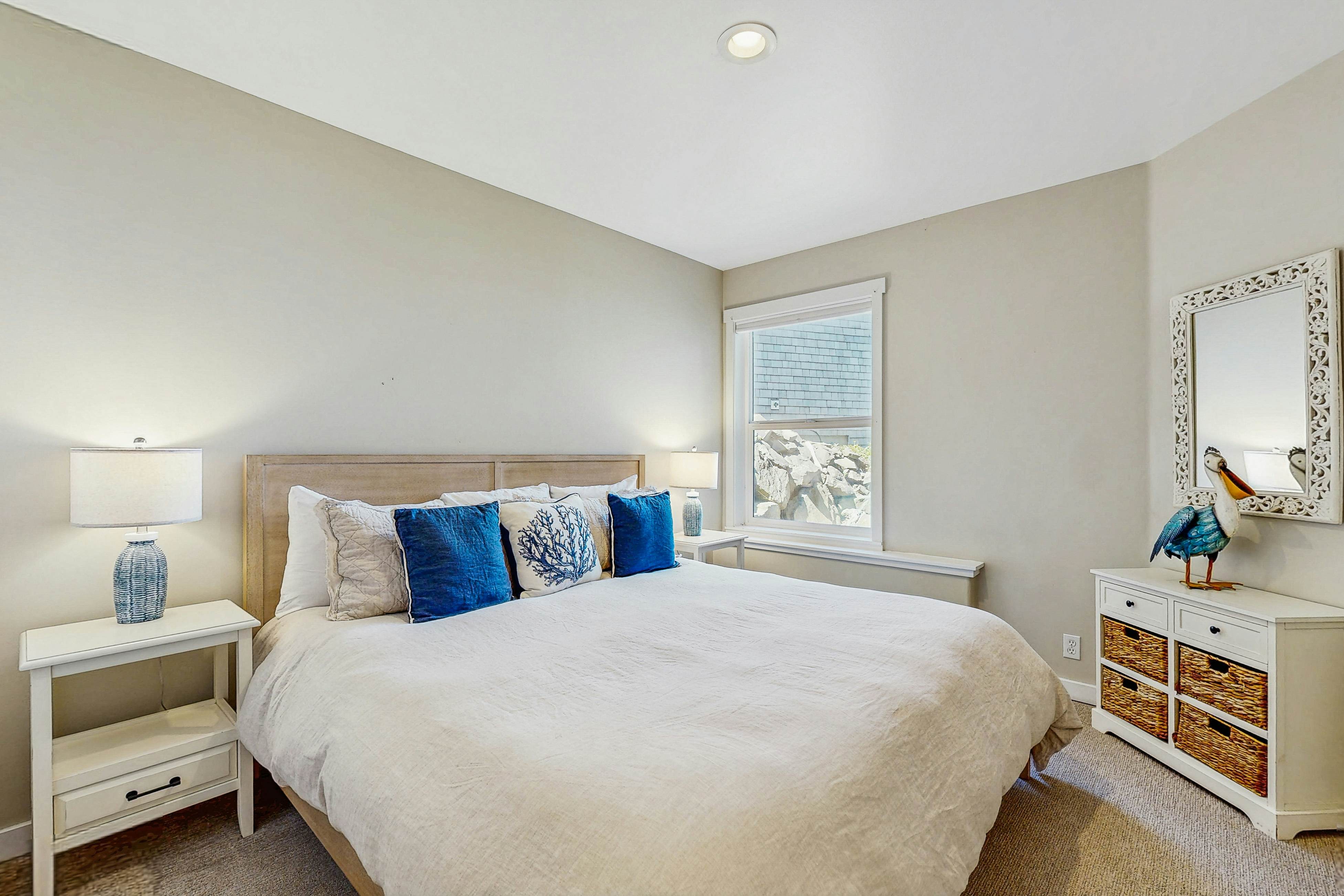 Bella Beach home with ocean view,  gas fireplace, beach access & private hot tub