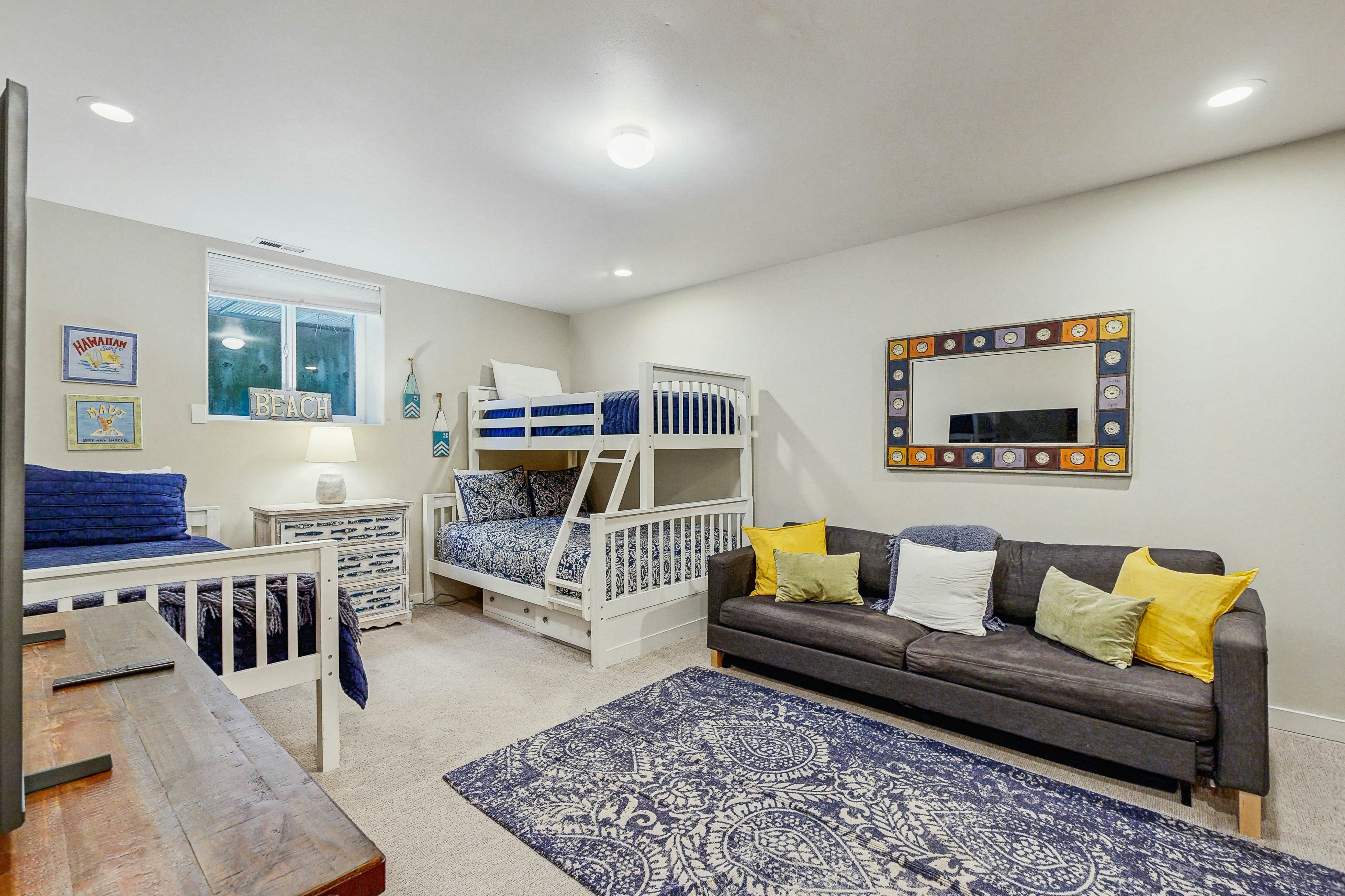 Bella Beach home with ocean view,  gas fireplace, beach access & private hot tub