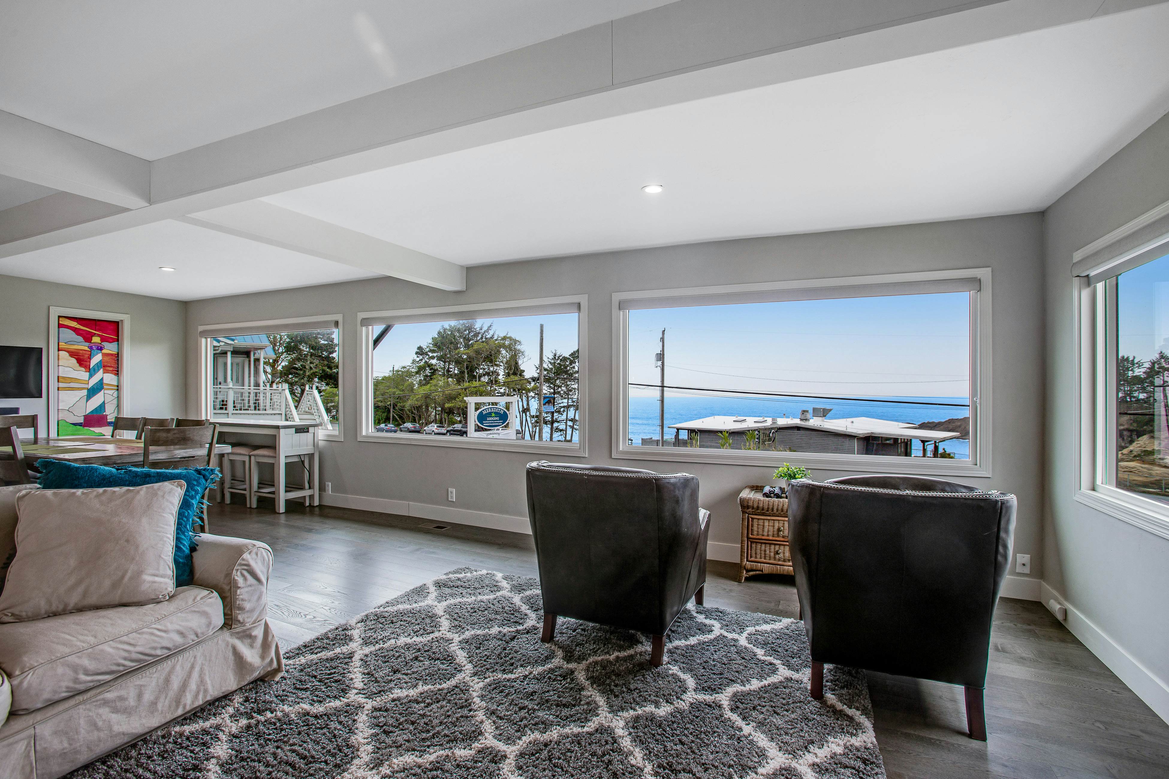 Spectacular Dog-Friendly Home w/Panoramic Views, Free WiFi, Game Room, Yard