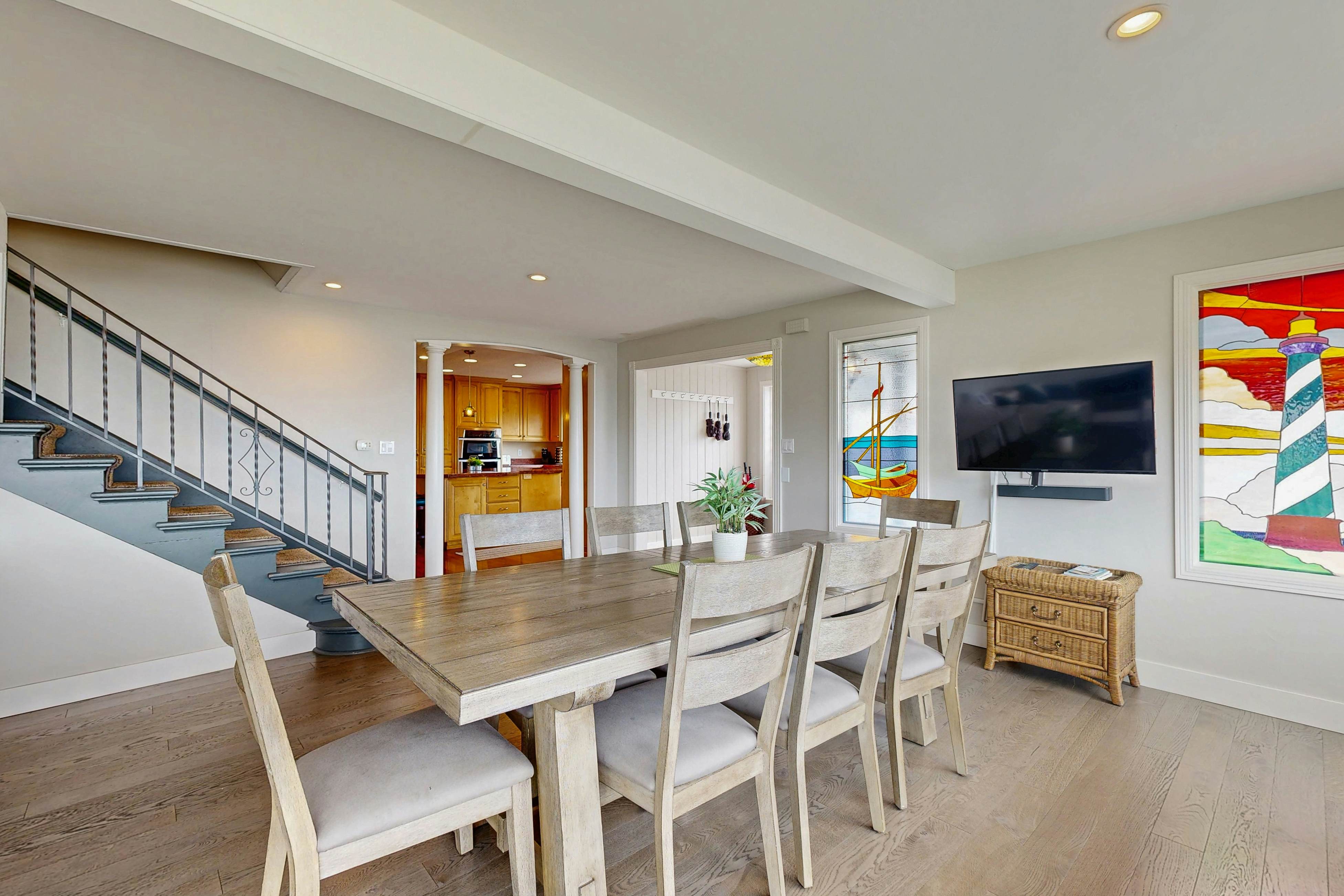 Spectacular Dog-Friendly Home w/Panoramic Views, Free WiFi, Game Room, Yard