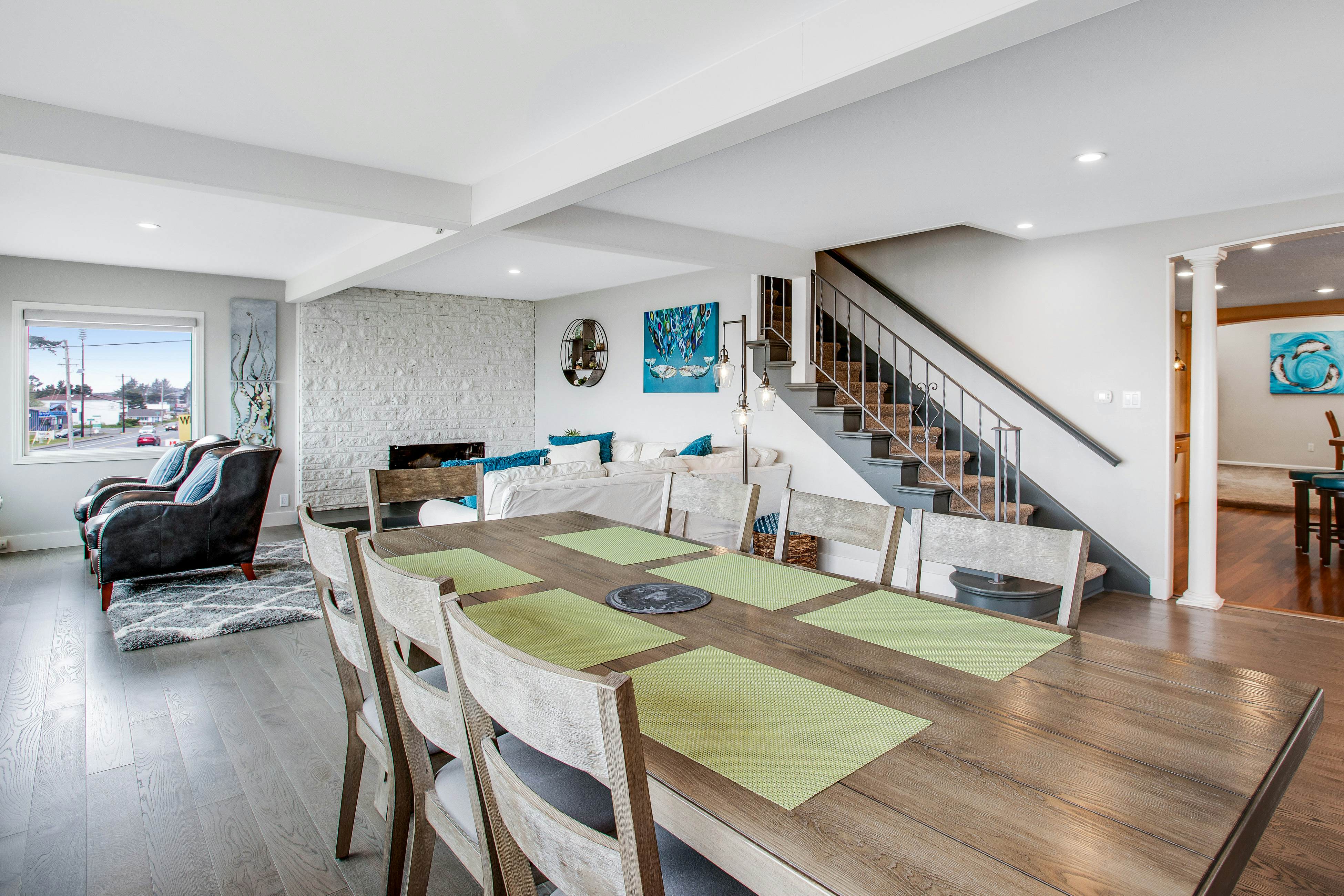 Spectacular Dog-Friendly Home w/Panoramic Views, Free WiFi, Game Room, Yard