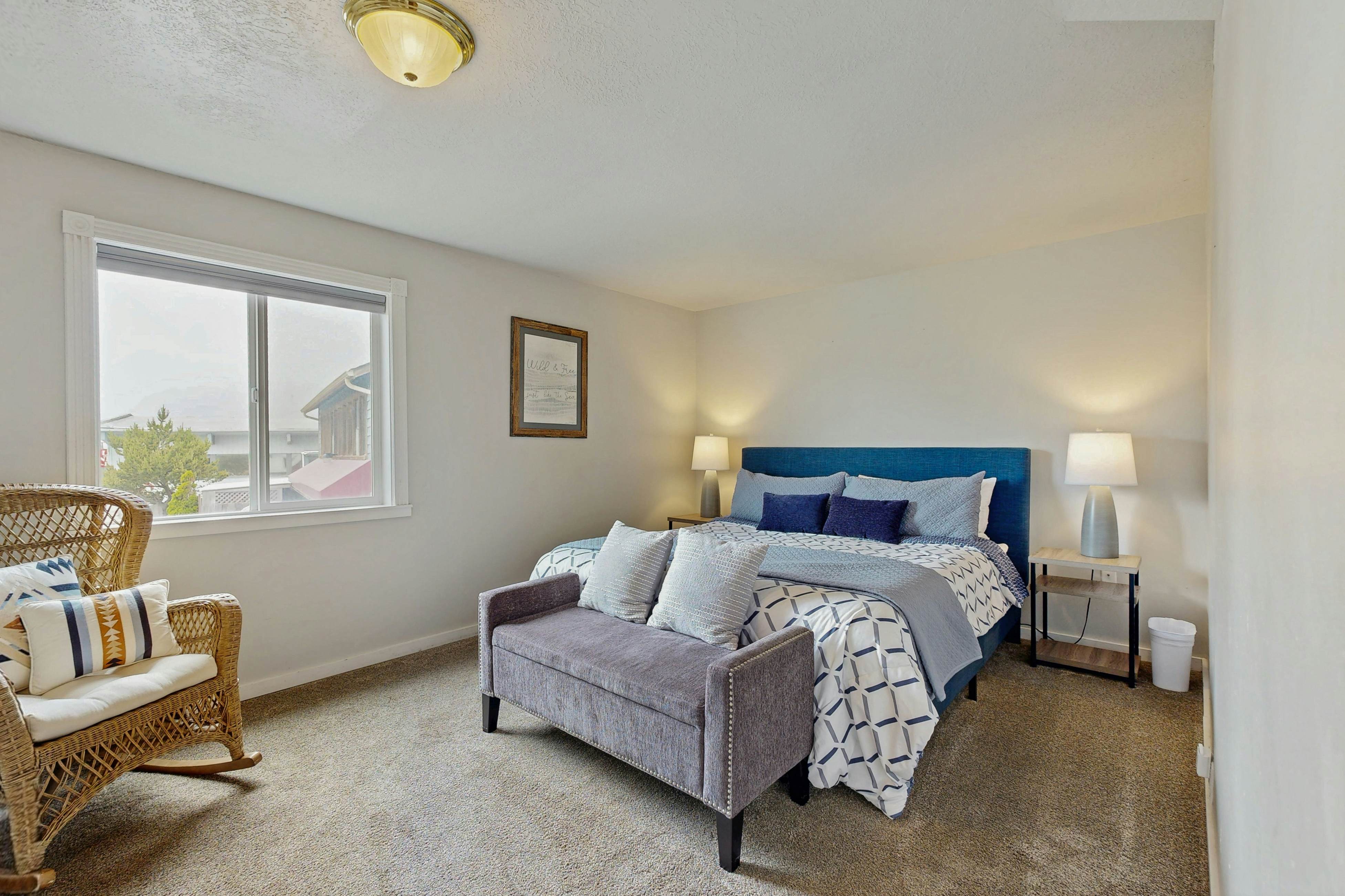 Spectacular Dog-Friendly Home w/Panoramic Views, Free WiFi, Game Room, Yard