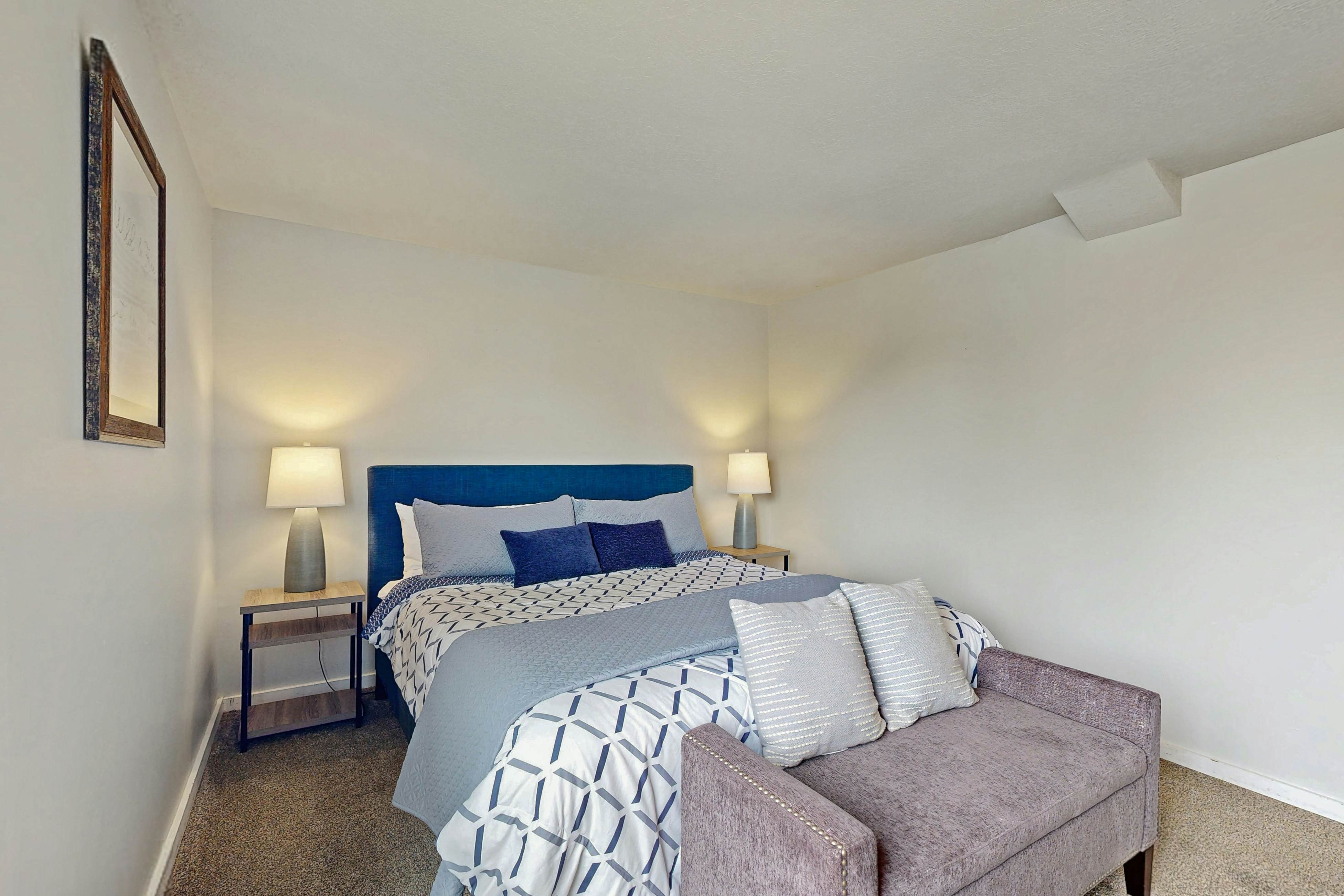 Spectacular Dog-Friendly Home w/Panoramic Views, Free WiFi, Game Room, Yard