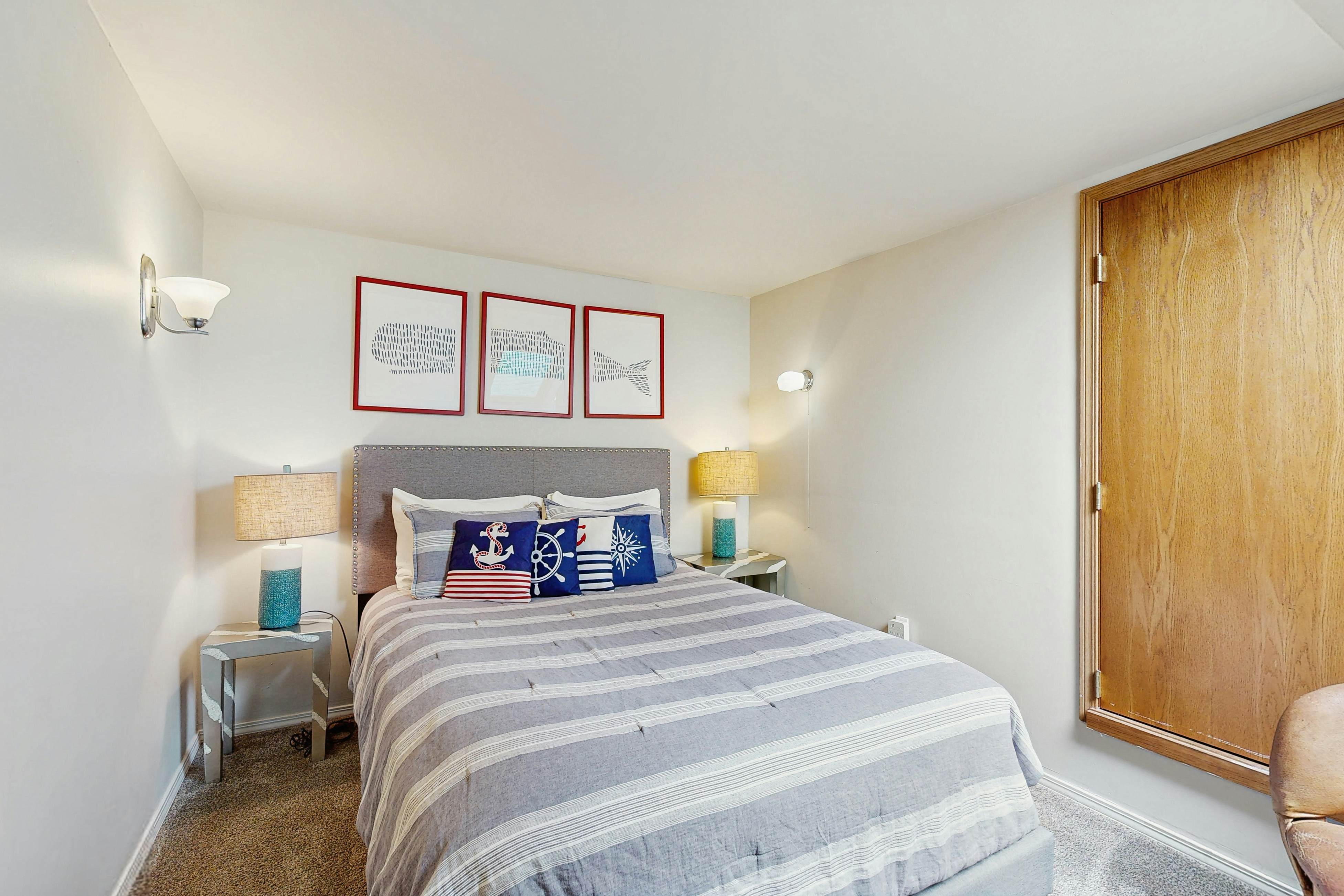 Spectacular Dog-Friendly Home w/Panoramic Views, Free WiFi, Game Room, Yard