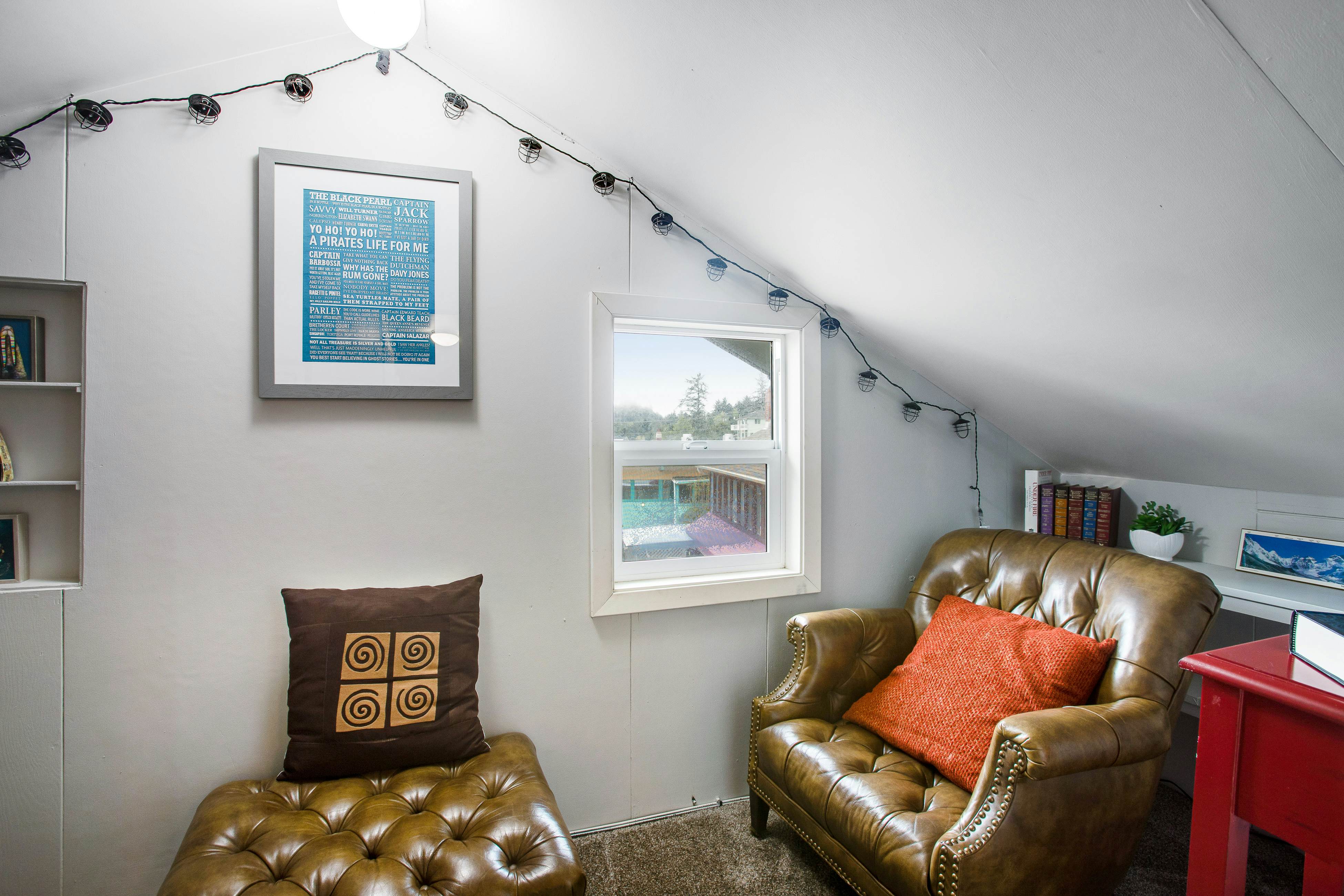 Spectacular Dog-Friendly Home w/Panoramic Views, Free WiFi, Game Room, Yard