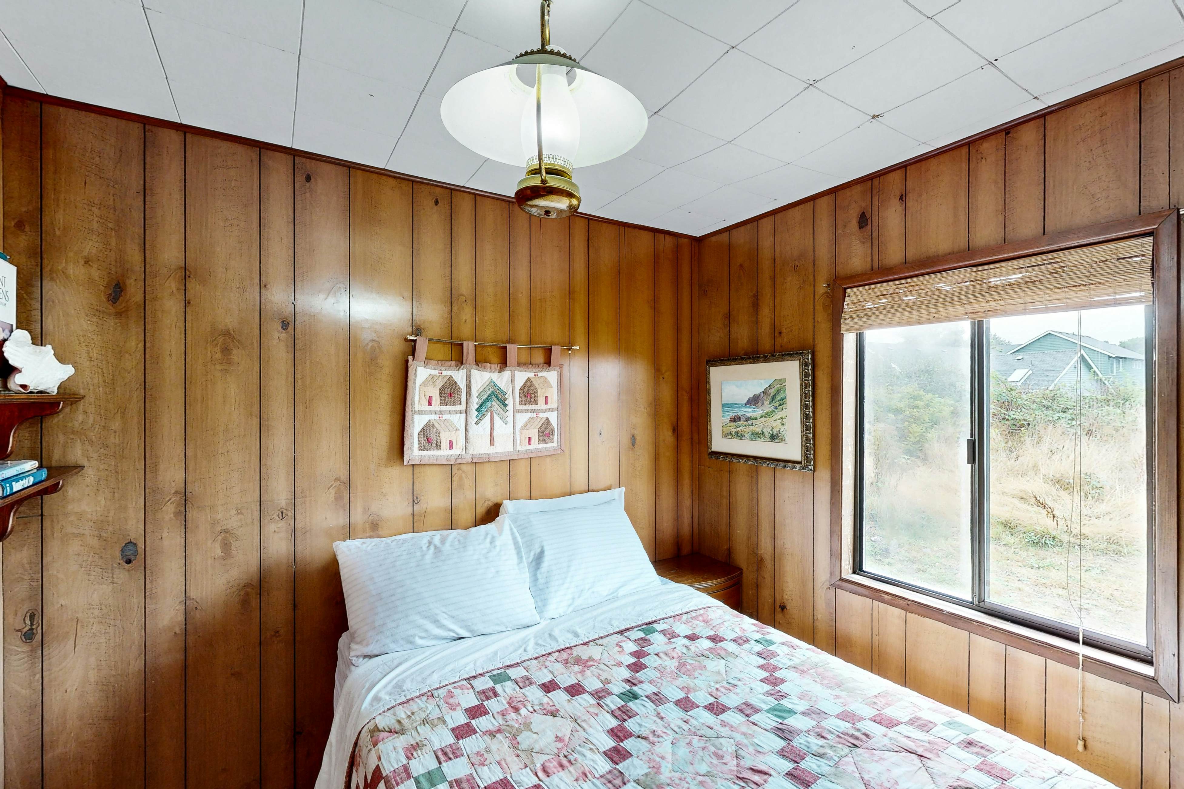 Sullishak Ocean-View Cabin | 450 Feet to the Beach | Walk to Local Market & Café