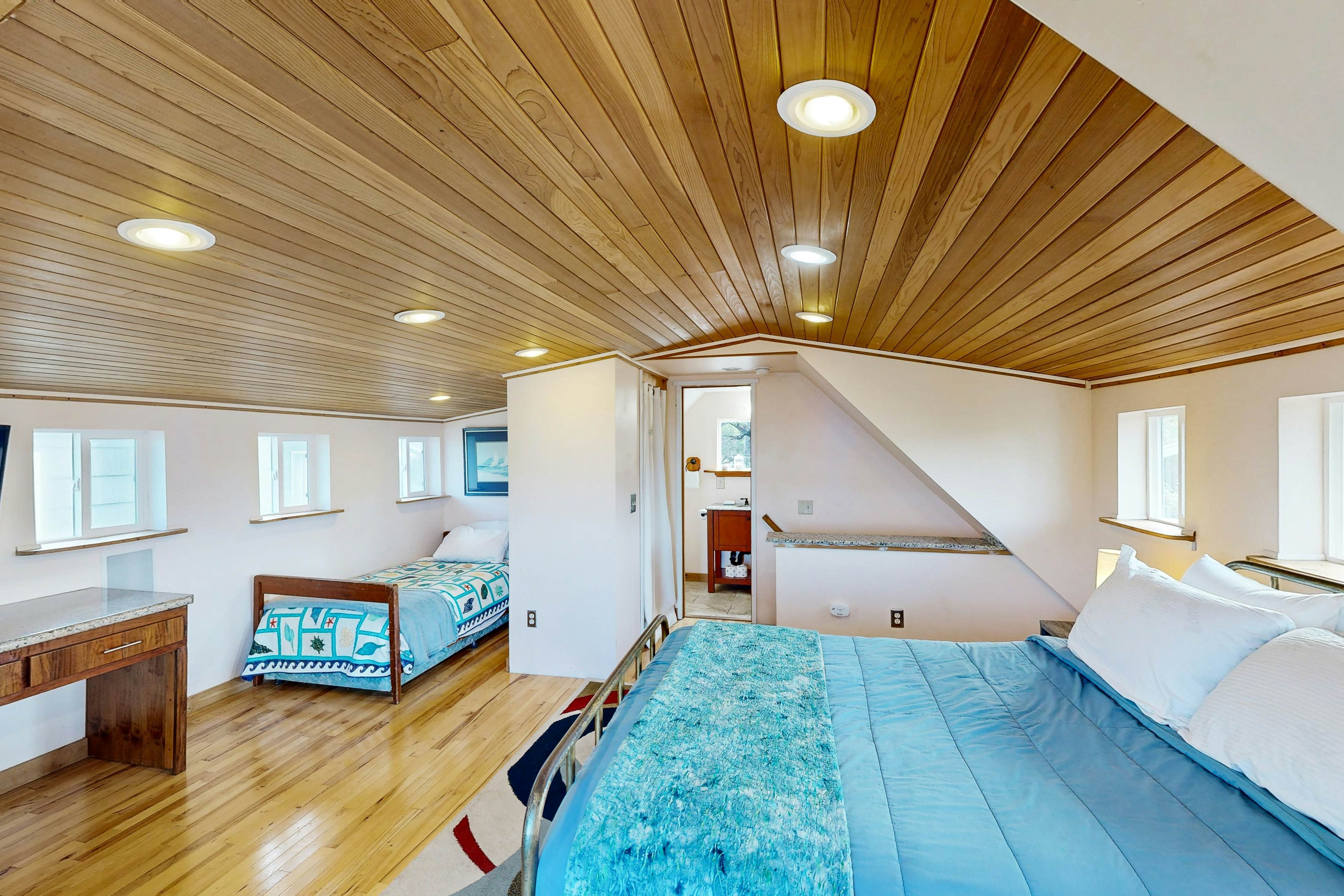 Sullishak Ocean-View Cabin | 450 Feet to the Beach | Walk to Local Market & Café