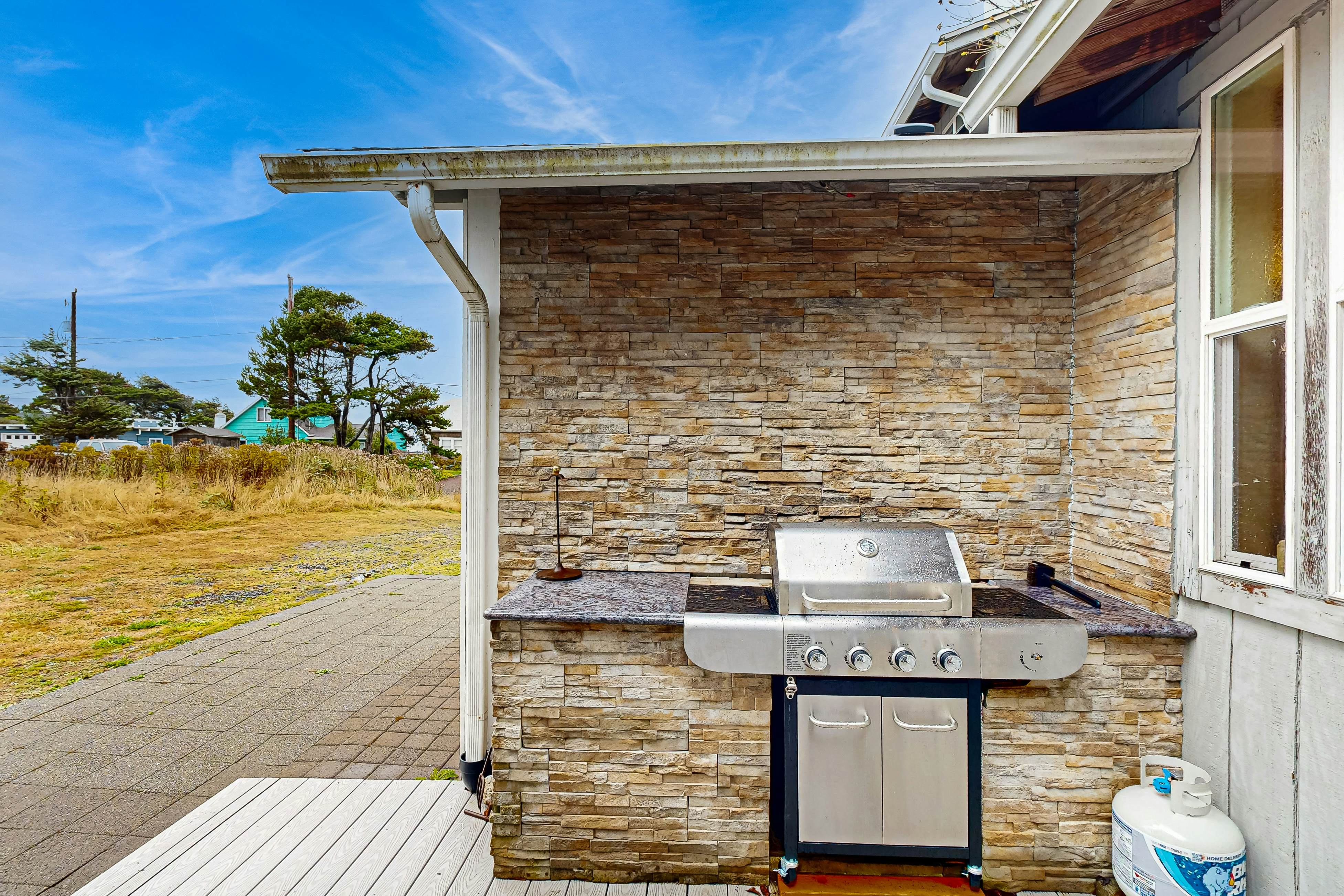 Sullishak Ocean-View Cabin | 450 Feet to the Beach | Walk to Local Market & Café