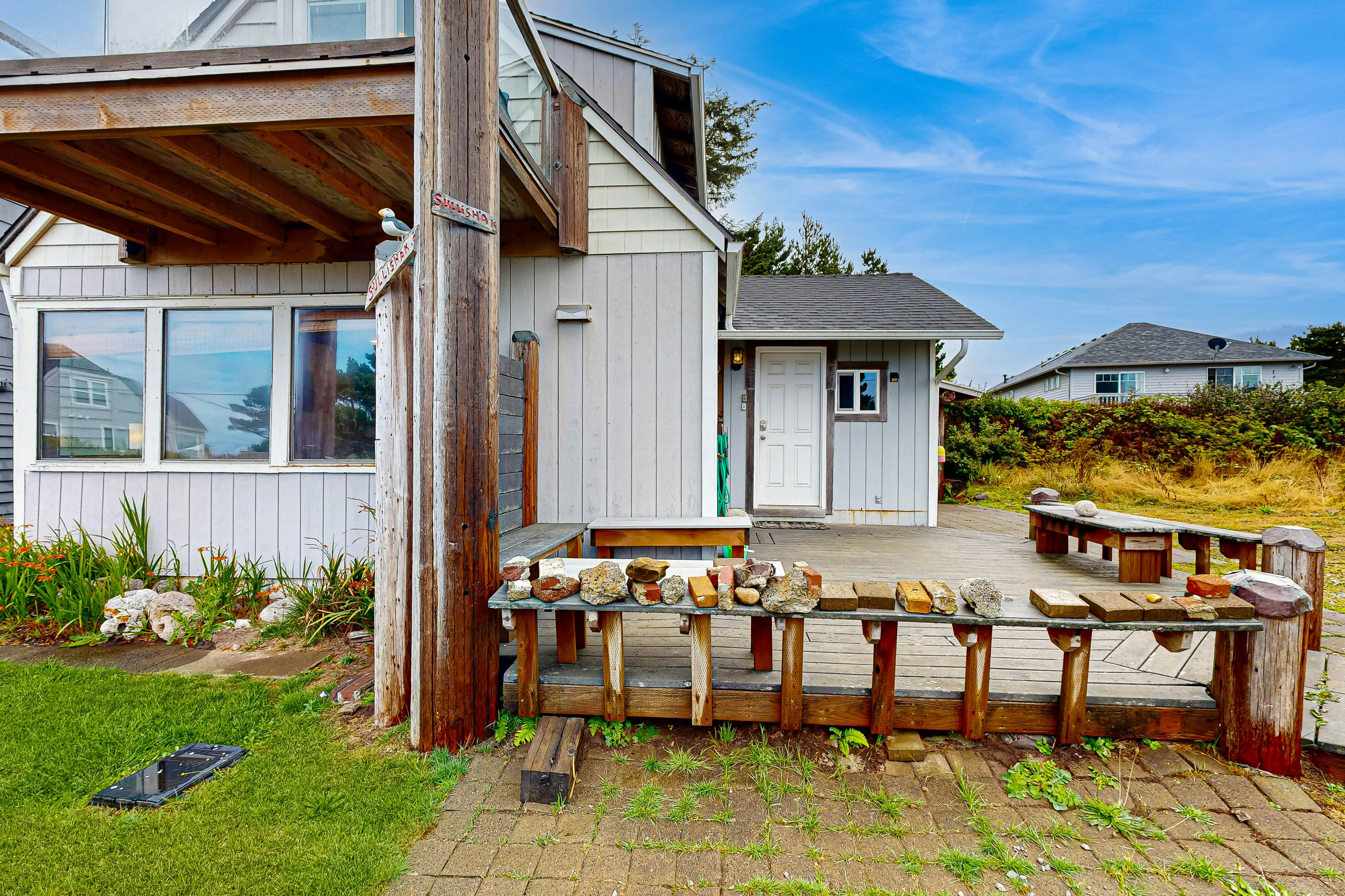 Sullishak Ocean-View Cabin | 450 Feet to the Beach | Walk to Local Market & Café