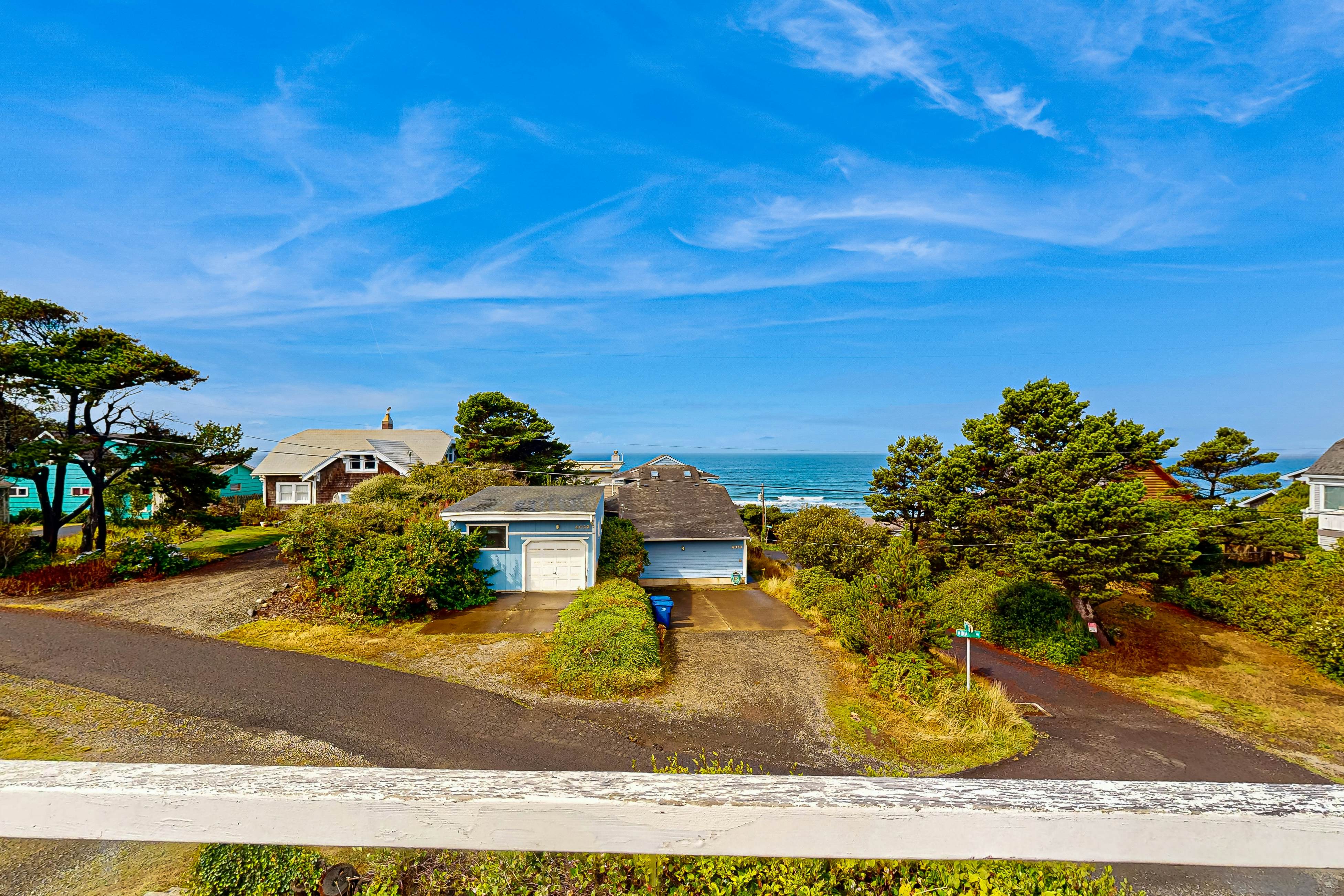 Sullishak Ocean-View Cabin | 450 Feet to the Beach | Walk to Local Market & Café