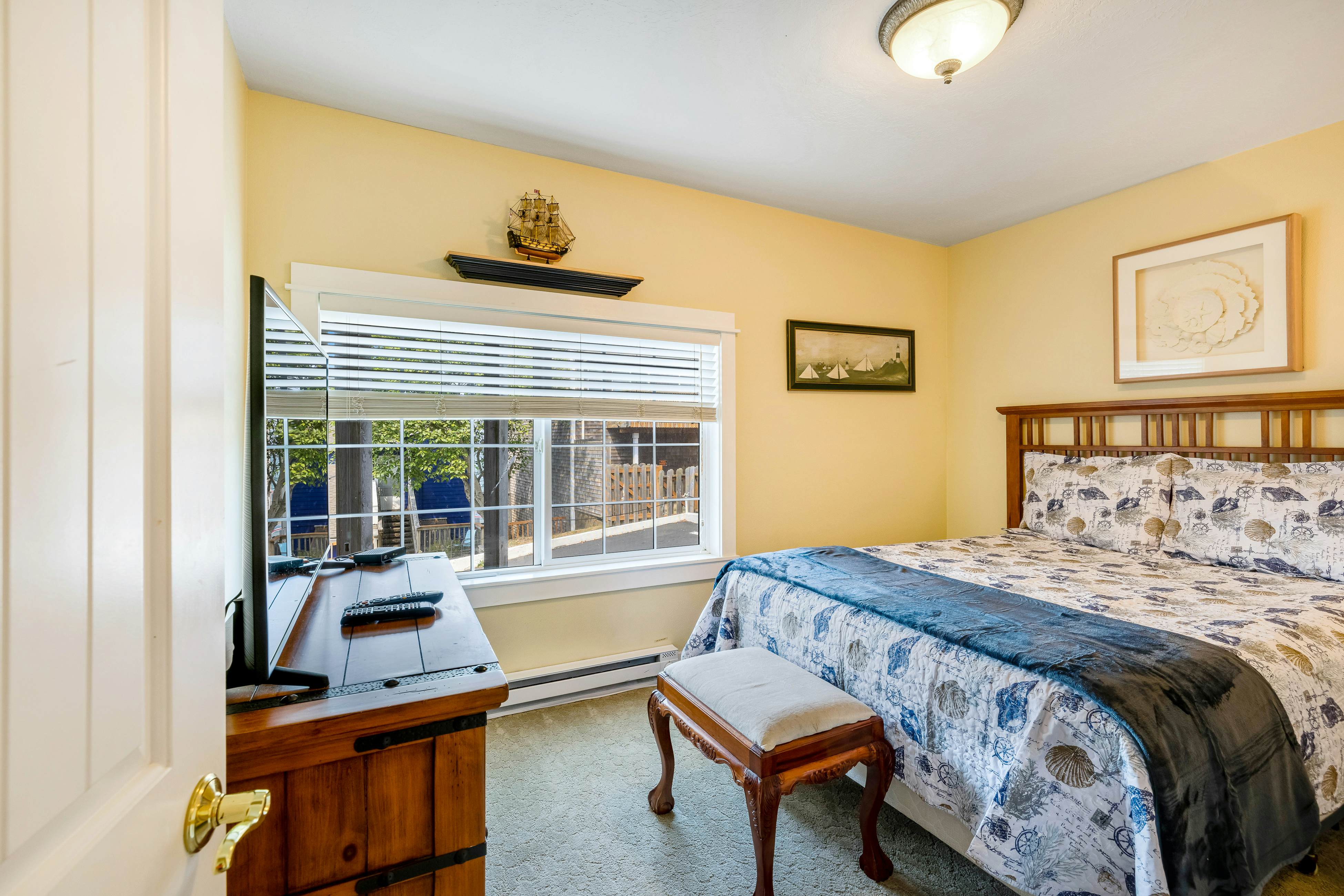 2-Story Dog-Friendly Aparthotel w/Deck, Gas Fireplace, Ocean Views, Beach Access