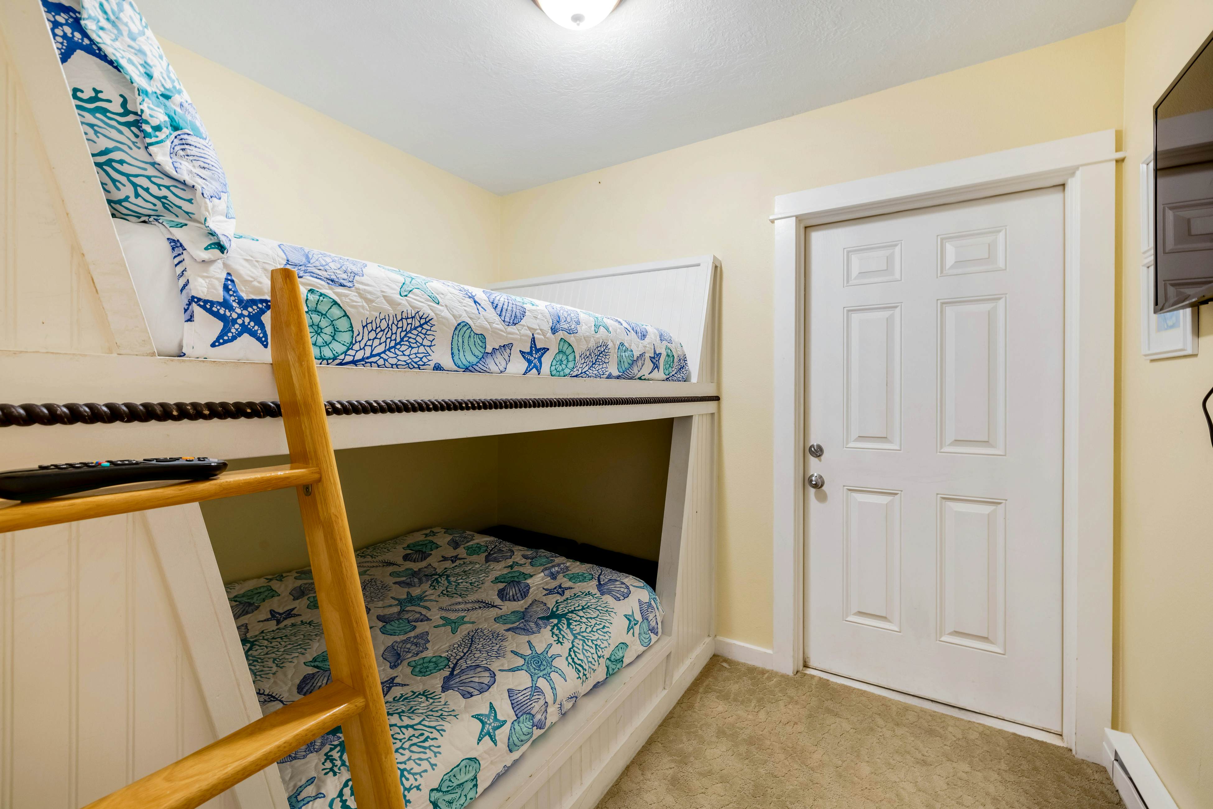 2-Story Dog-Friendly Aparthotel w/Deck, Gas Fireplace, Ocean Views, Beach Access