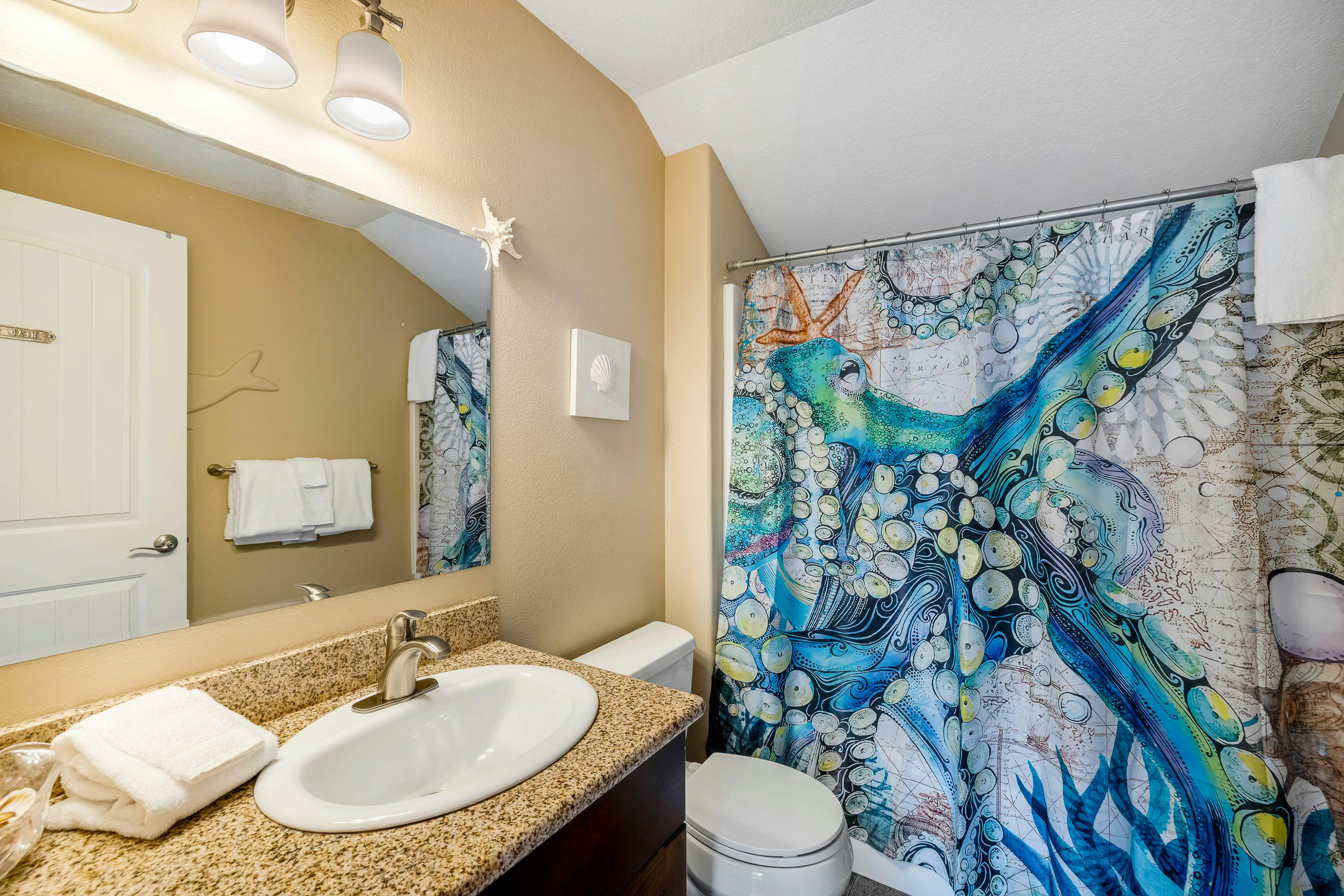 2-Story Dog-Friendly Aparthotel w/Deck, Gas Fireplace, Ocean Views, Beach Access