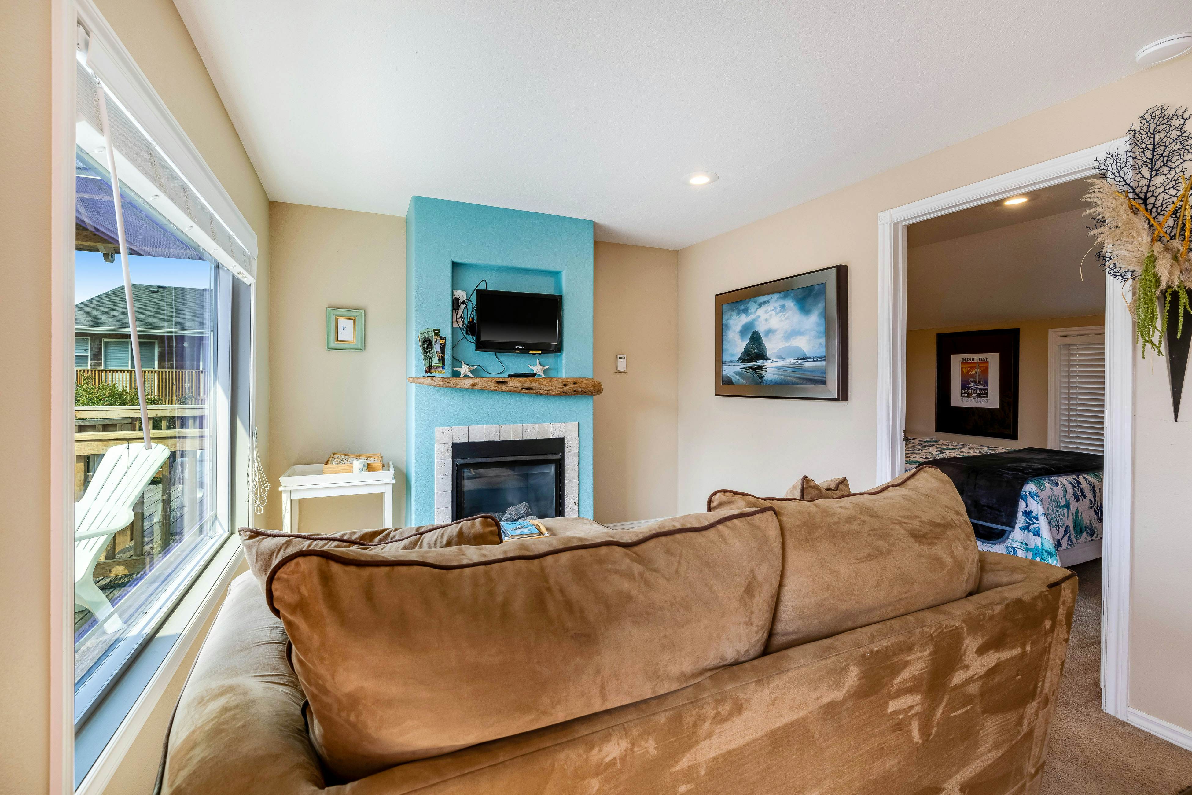 2-Story Dog-Friendly Aparthotel w/Deck, Gas Fireplace, Ocean Views, Beach Access