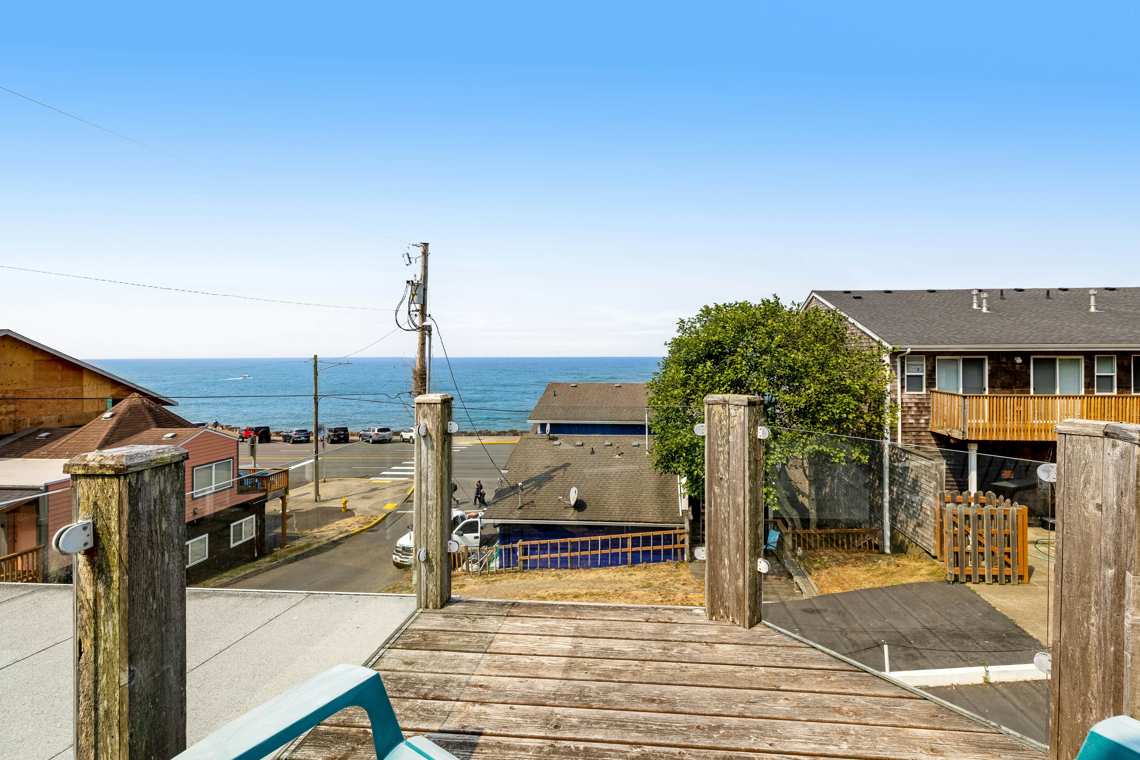 2-Story Dog-Friendly Aparthotel w/Deck, Gas Fireplace, Ocean Views, Beach Access