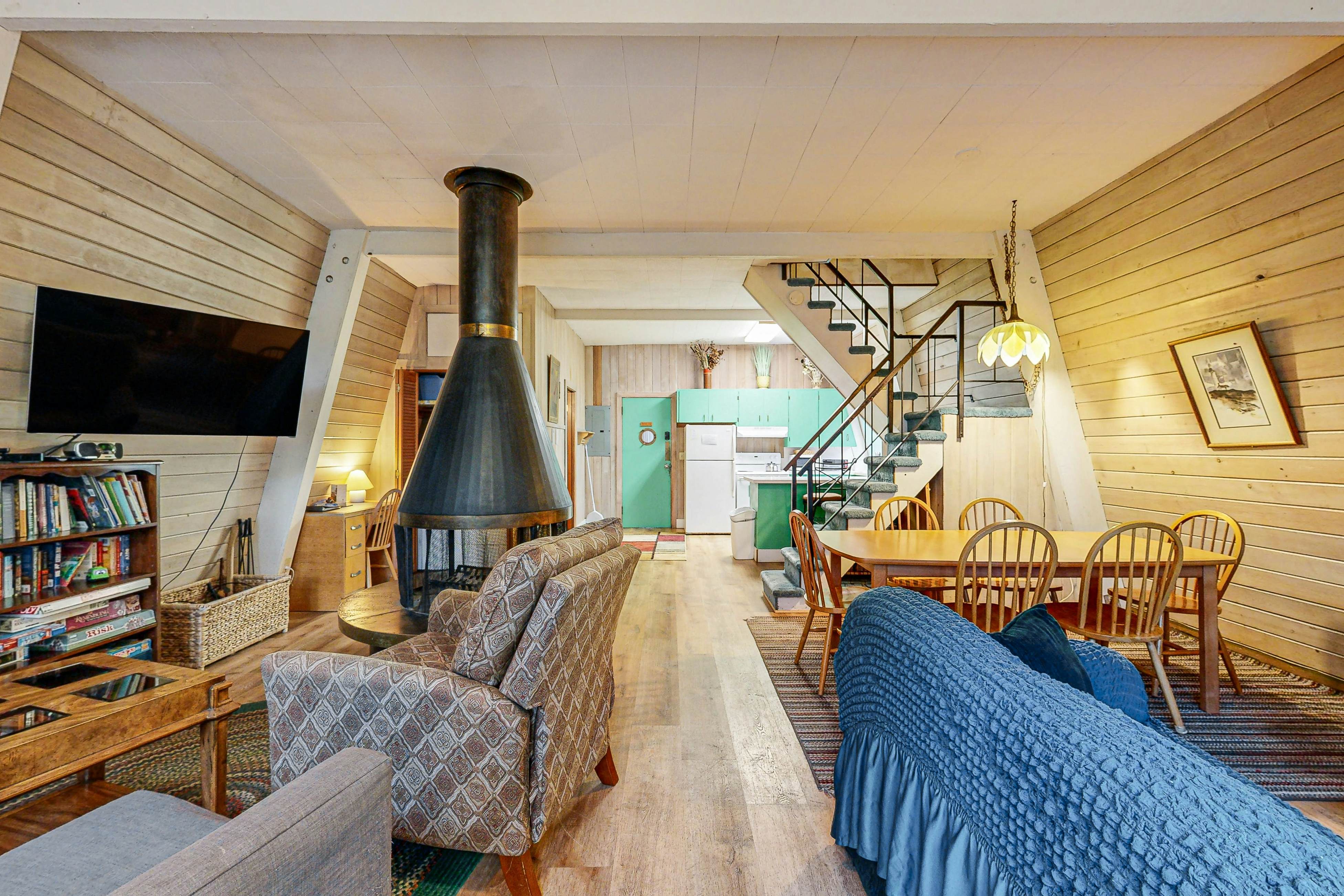 Fun and Unforgettable Beach House - Dog-friendly with a Great Location