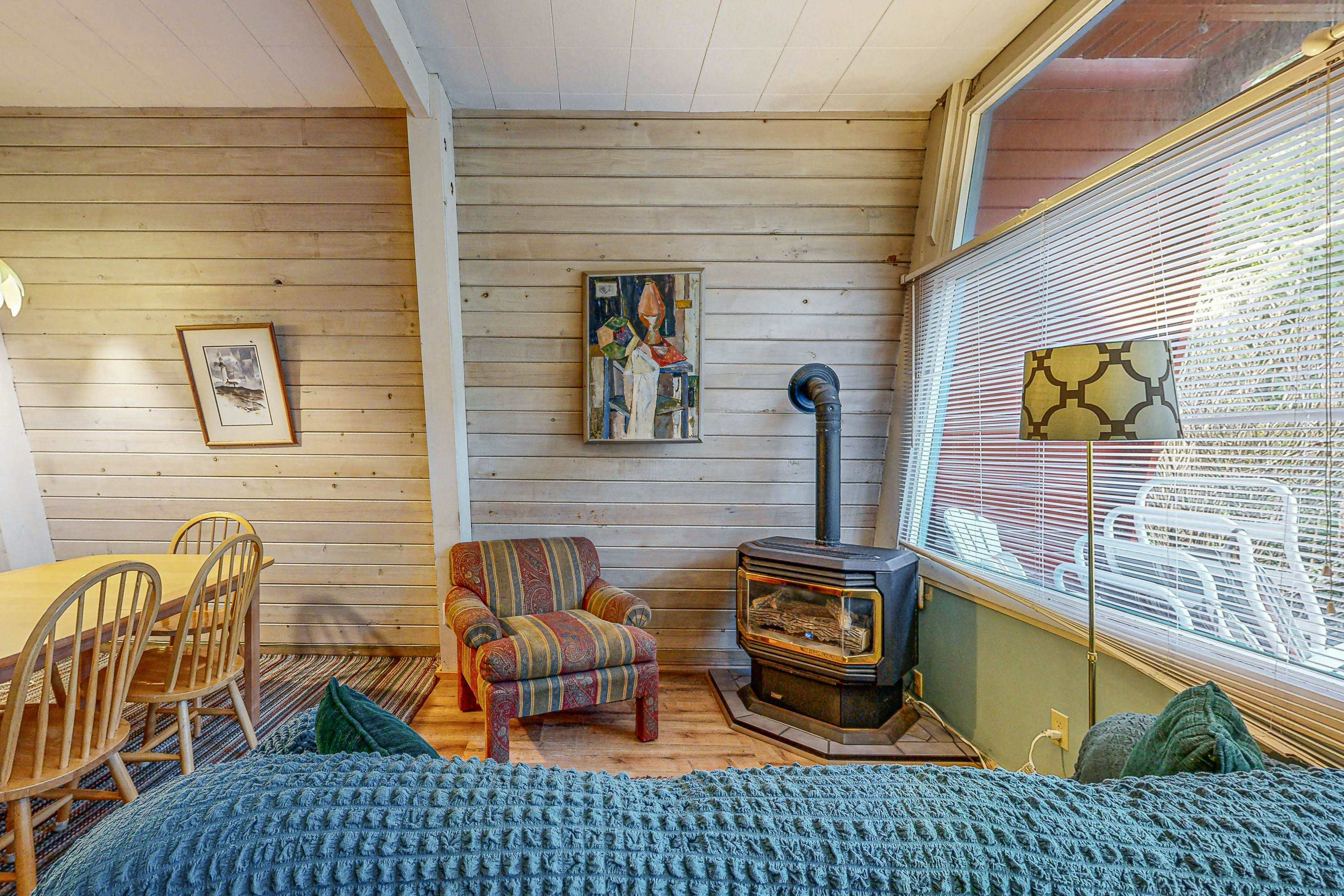 Fun and Unforgettable Beach House - Dog-friendly with a Great Location