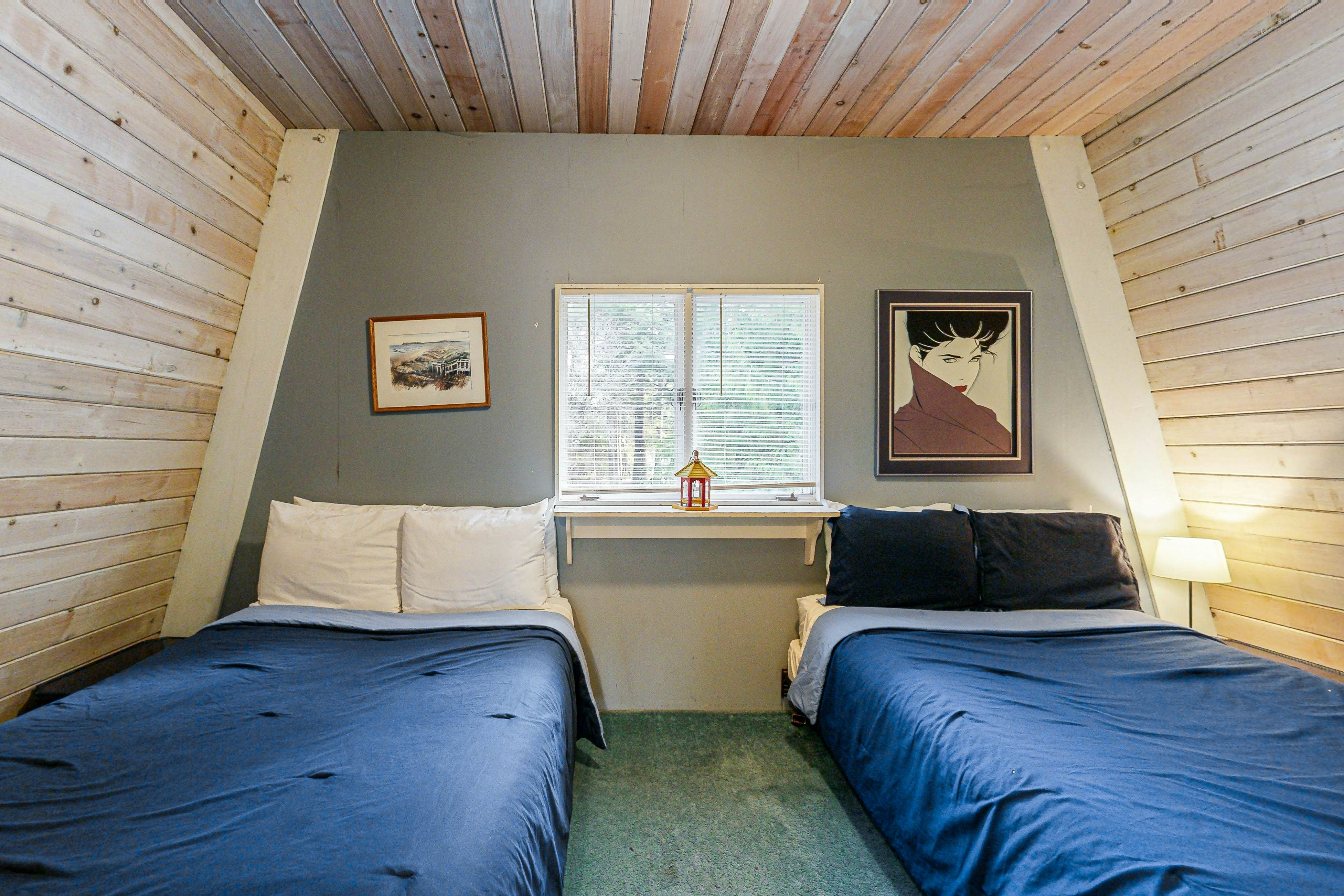 Fun and Unforgettable Beach House - Dog-friendly with a Great Location