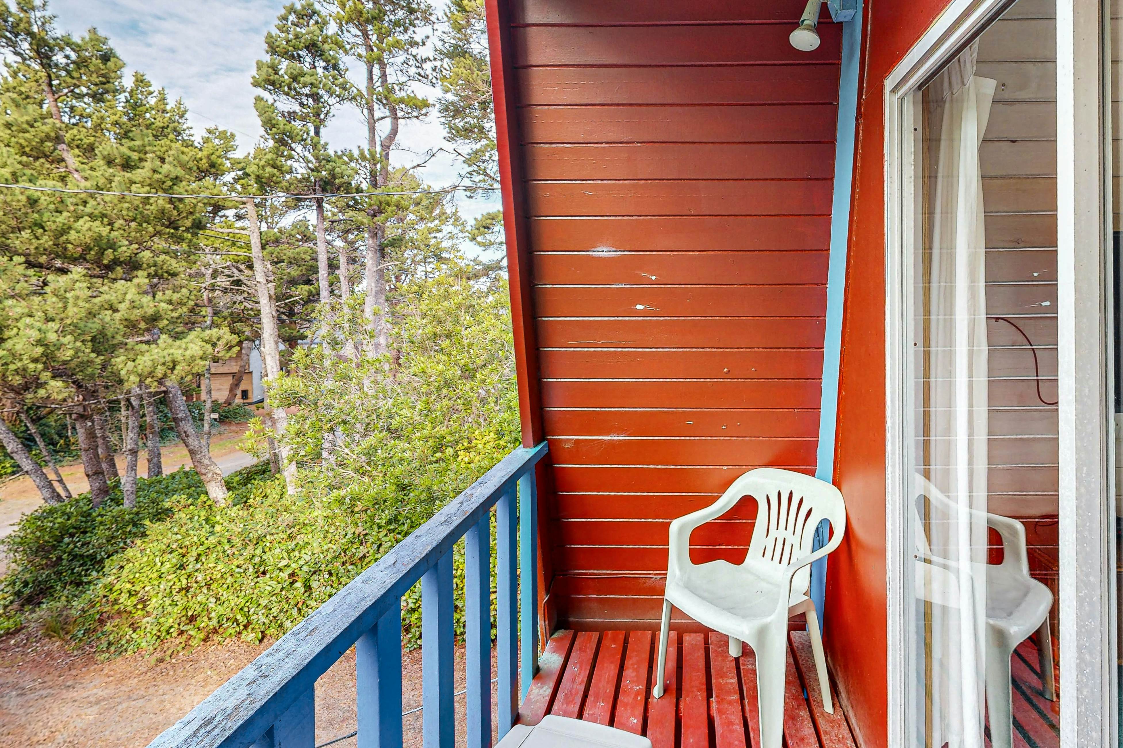 Fun and Unforgettable Beach House - Dog-friendly with a Great Location