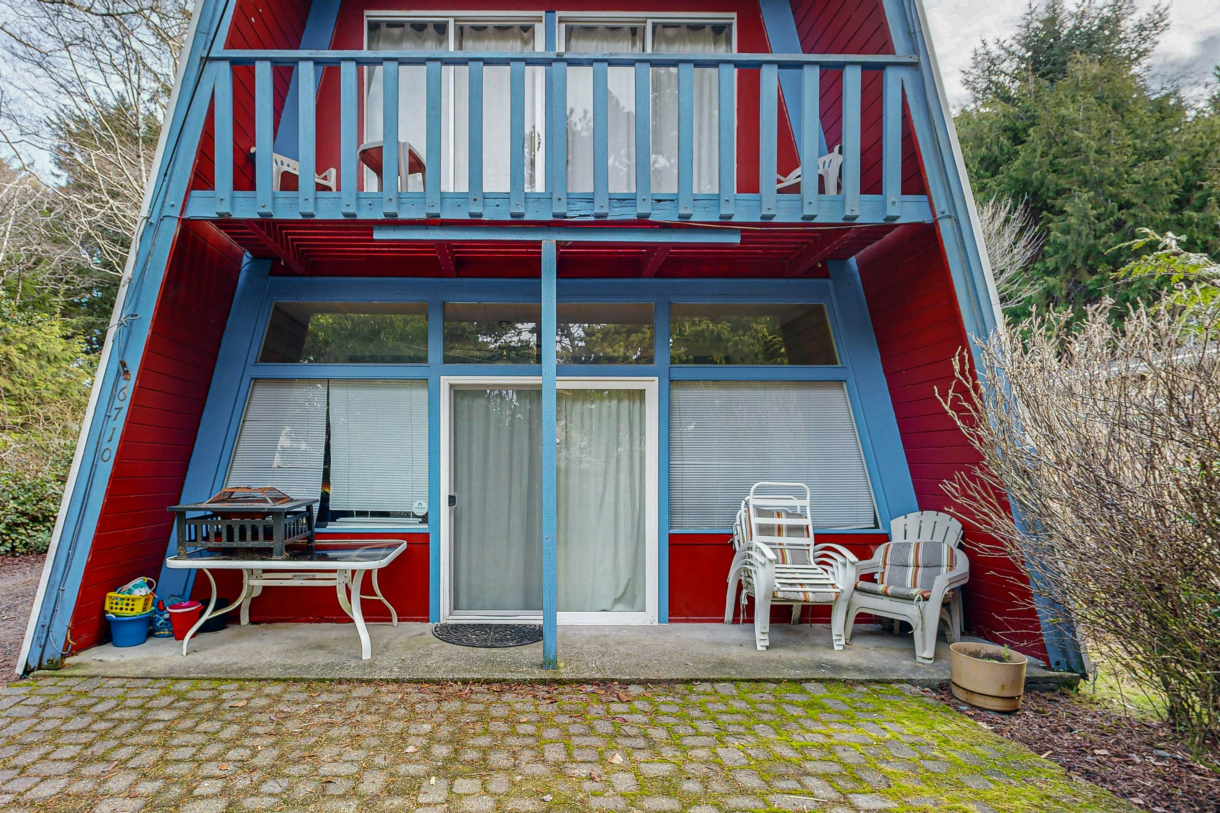 Fun and Unforgettable Beach House - Dog-friendly with a Great Location