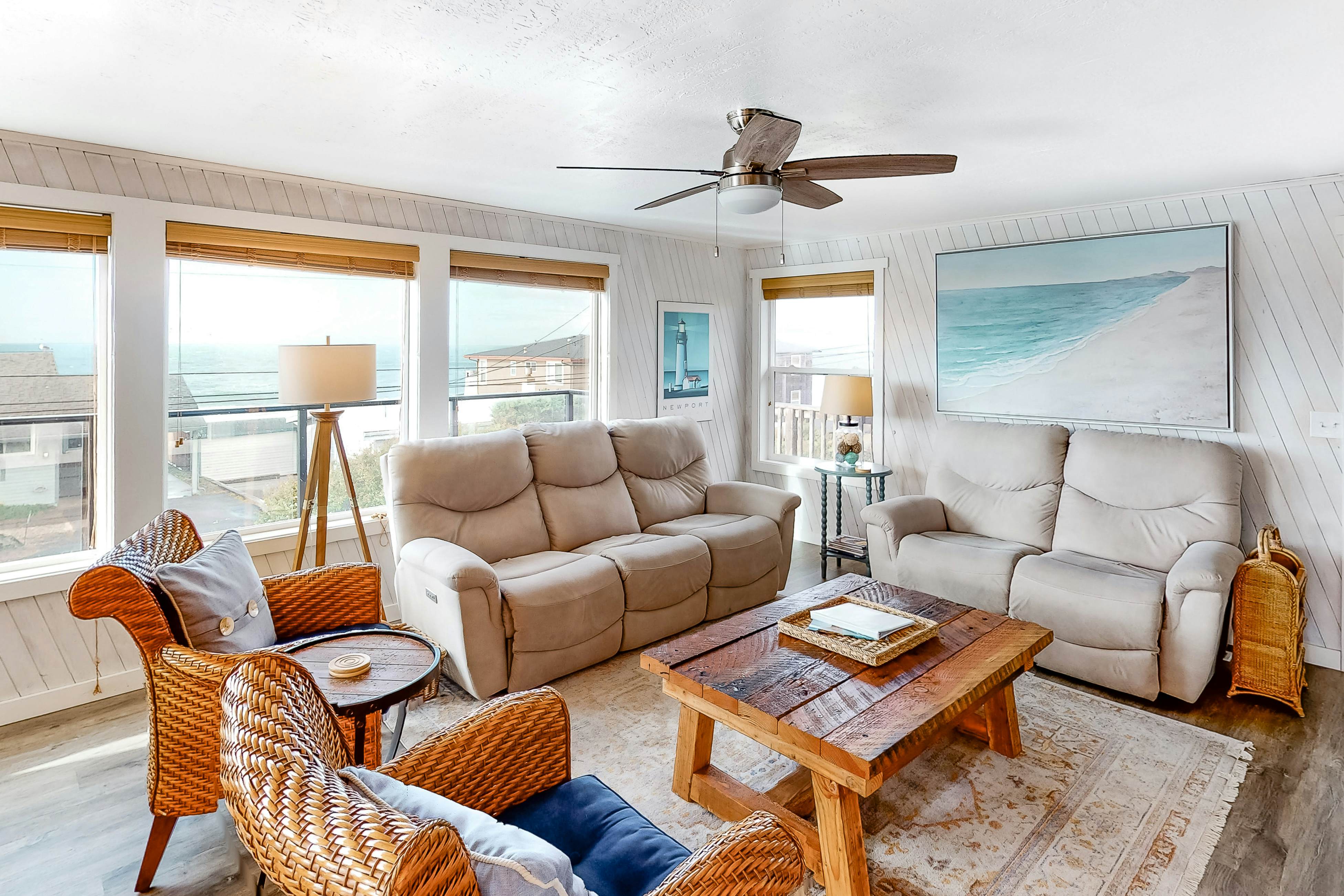Family-friendly house w/ ocean view & private hot tub - walk to beach, dogs OK