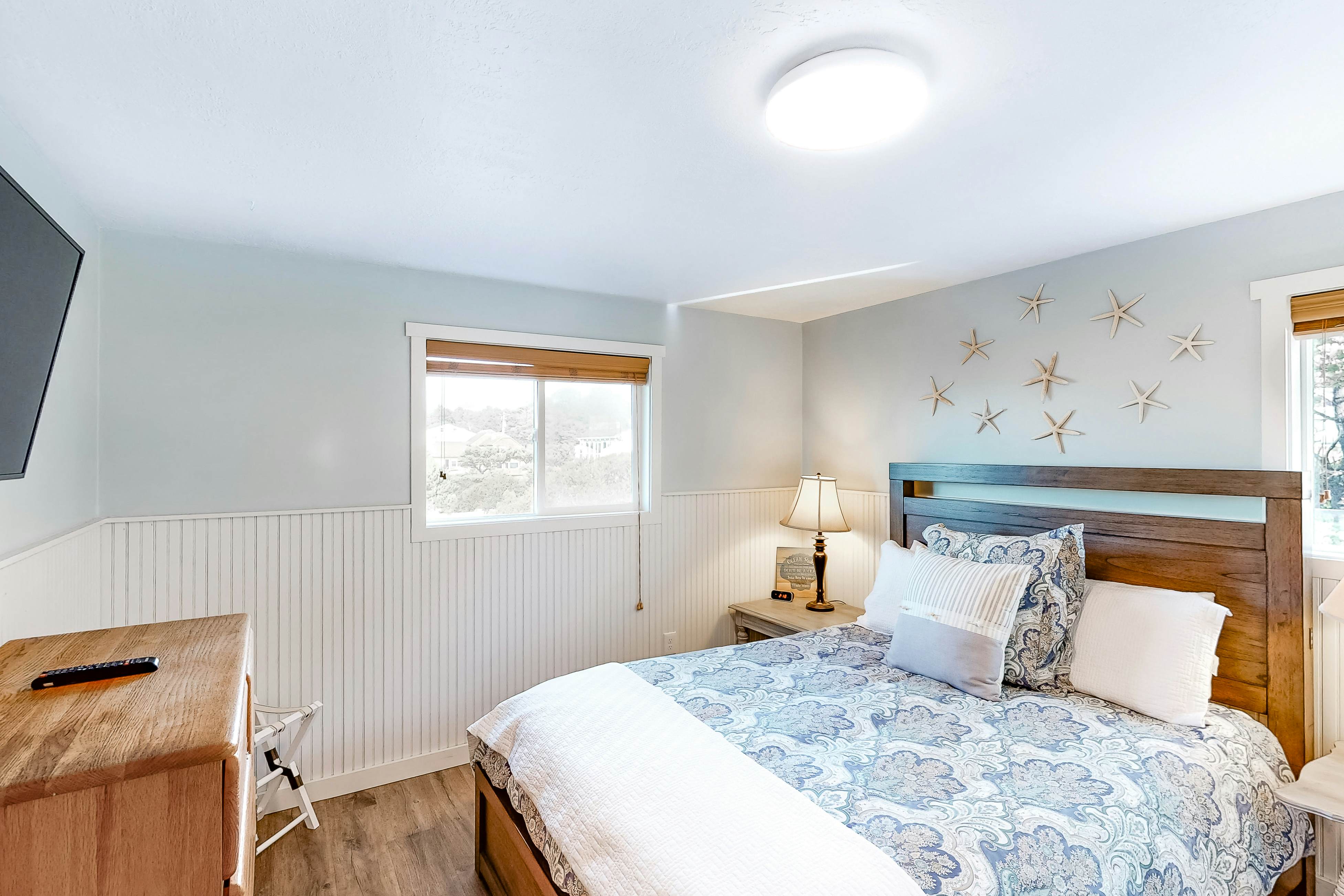 Family-friendly house w/ ocean view & private hot tub - walk to beach, dogs OK