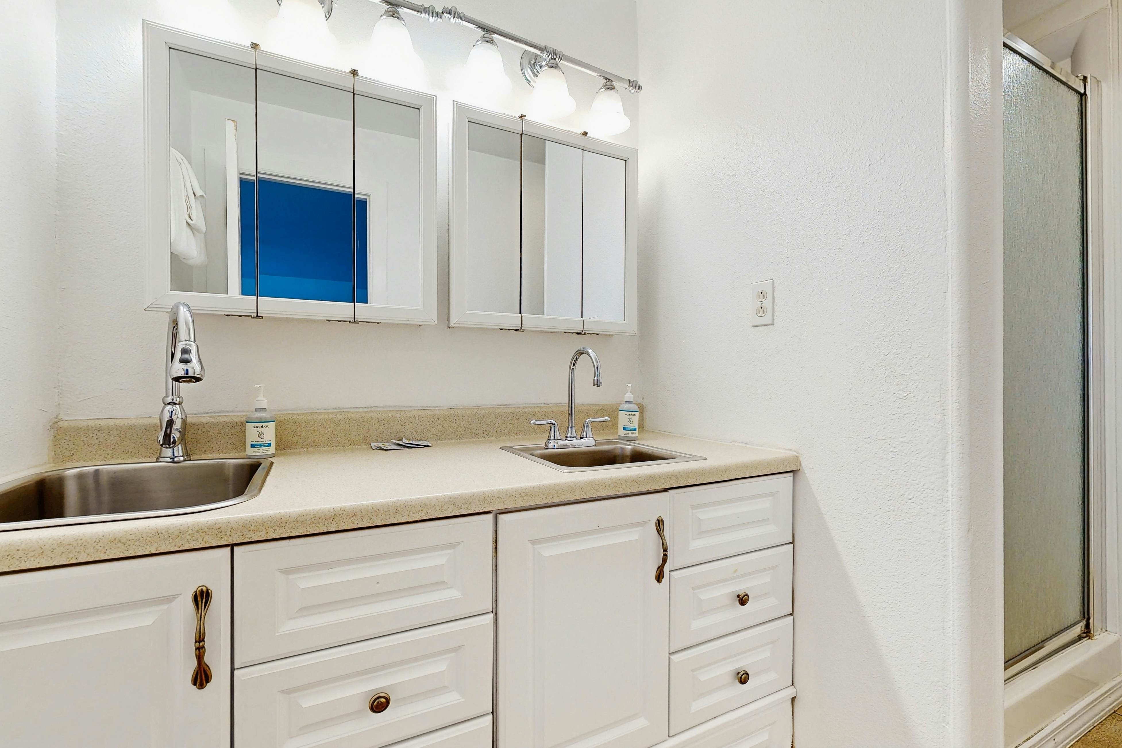 Unique and spacious home with private hot tub game room and great ocean views