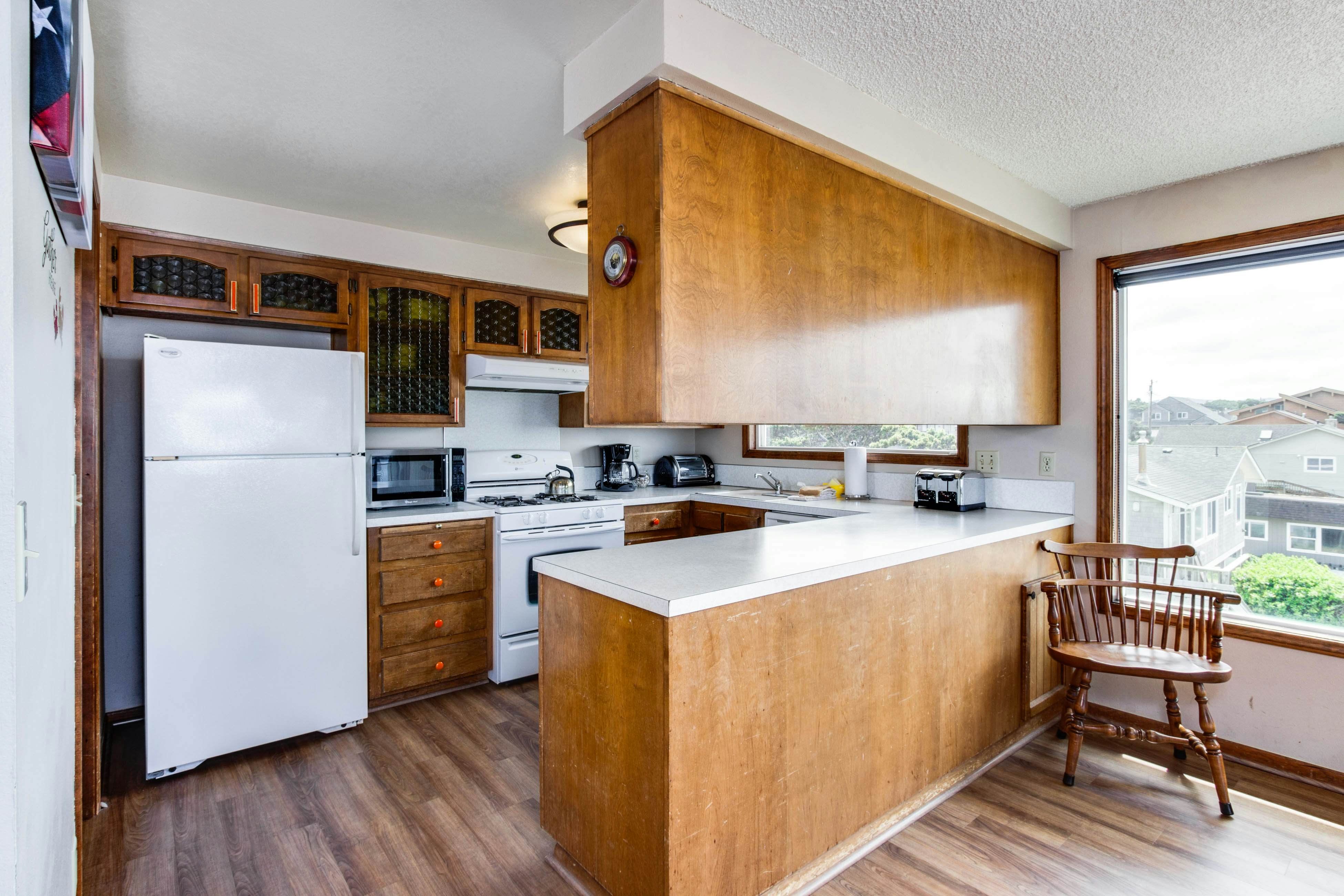 Impressive oceanfront home with great views - dog-friendly