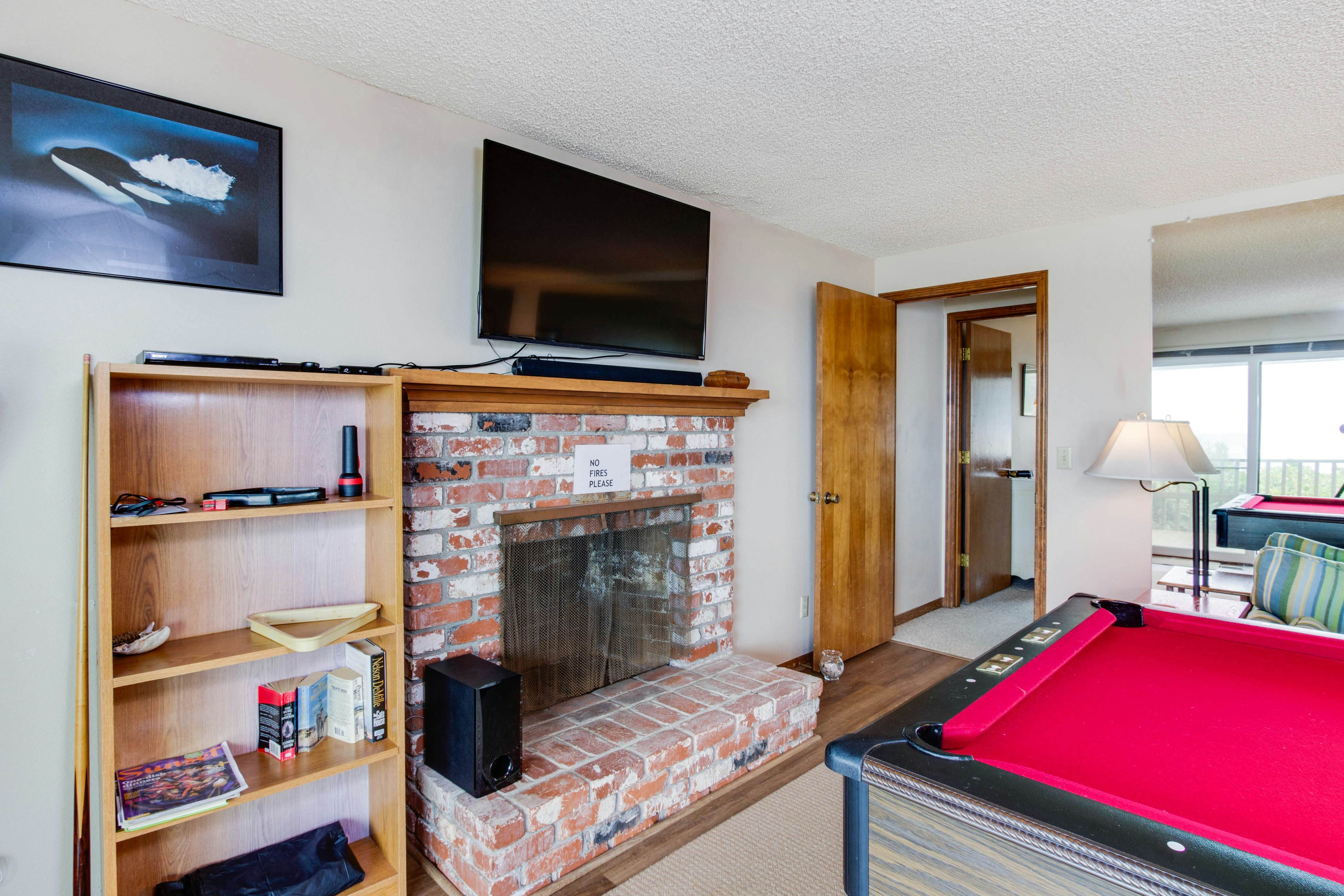 Impressive oceanfront home with great views - dog-friendly